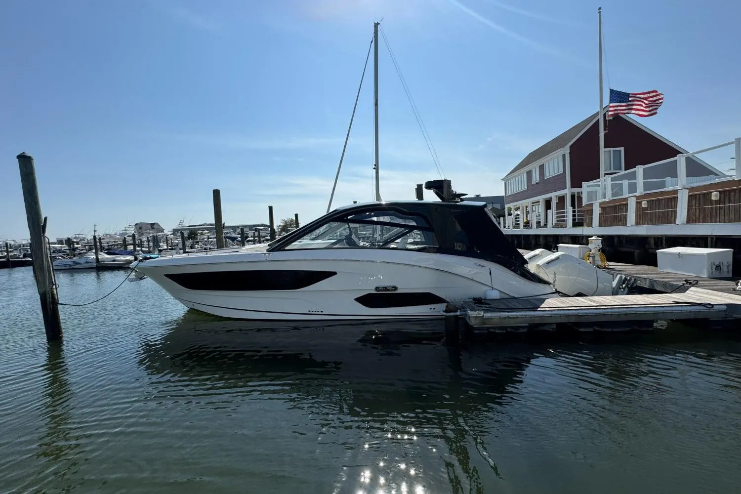 2026 Sea Ray Sundancer 370 Outboard