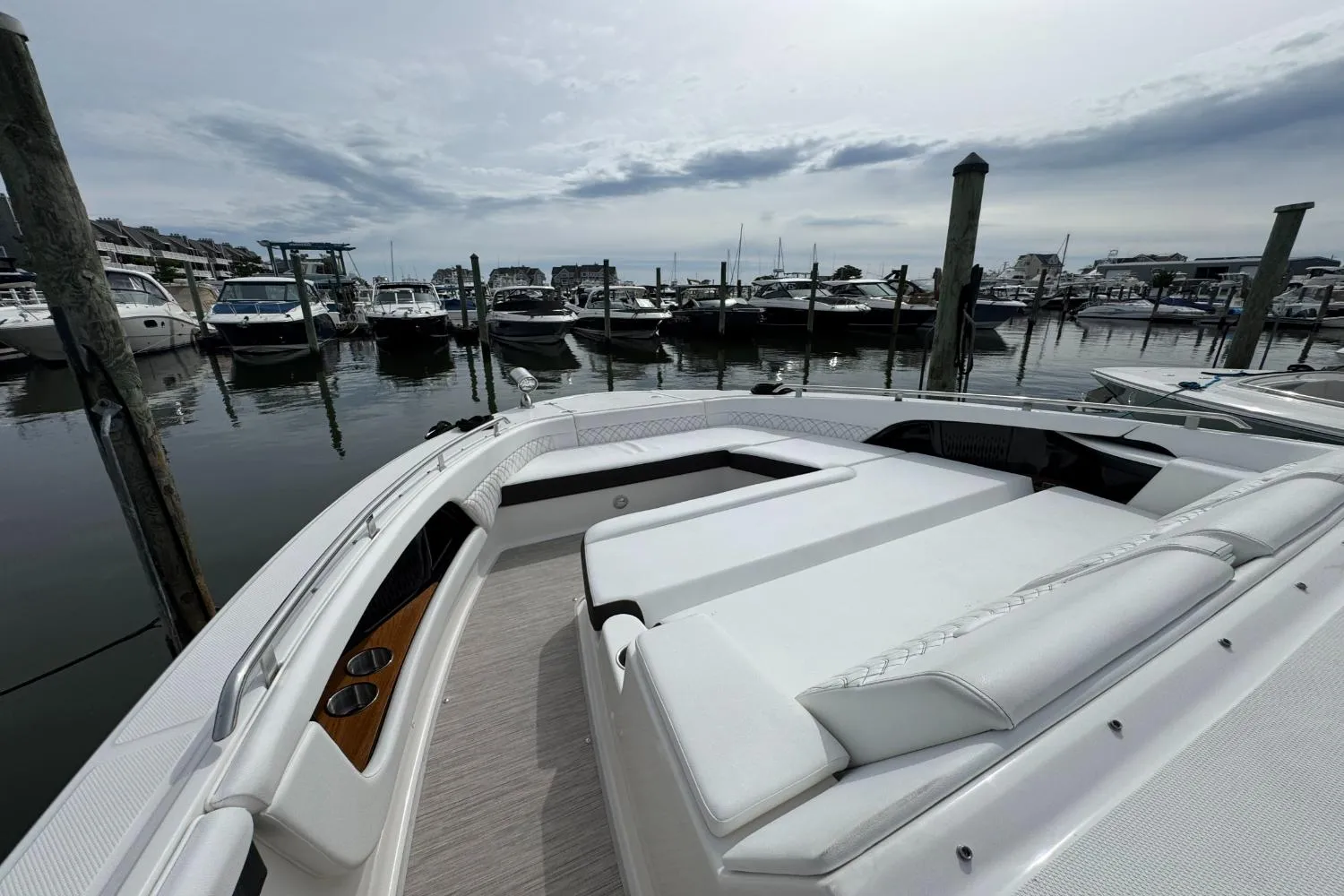2026 Sea Ray Sundancer 370 Outboard Image Thumbnail #60