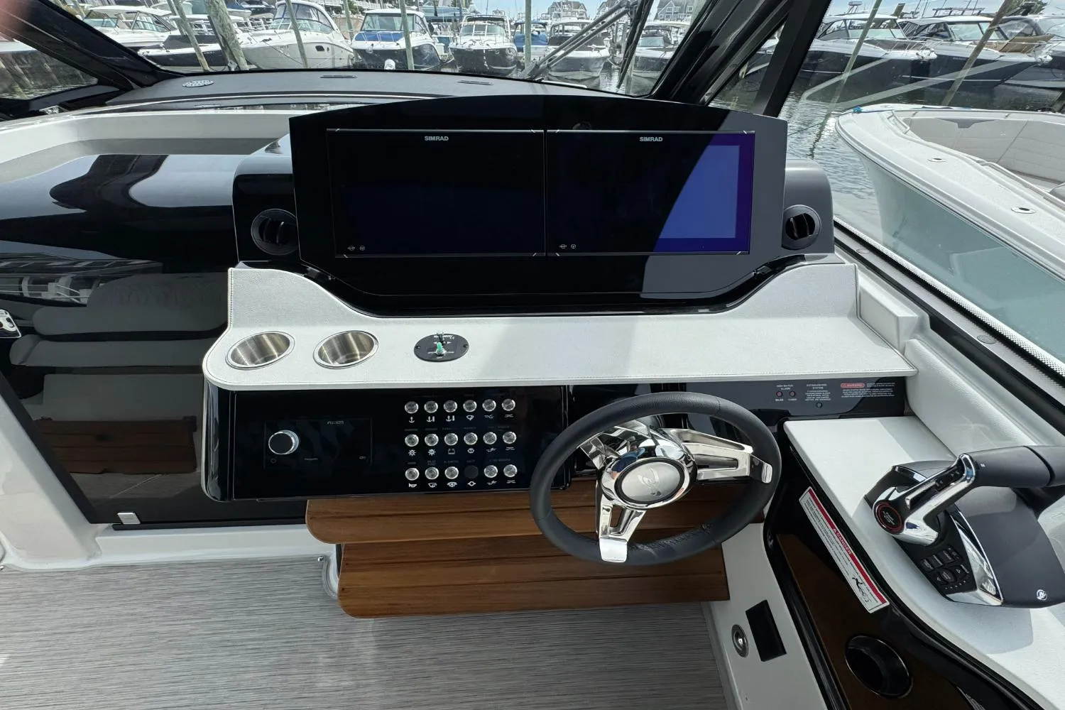 2026 Sea Ray Sundancer 370 Outboard Image Thumbnail #38