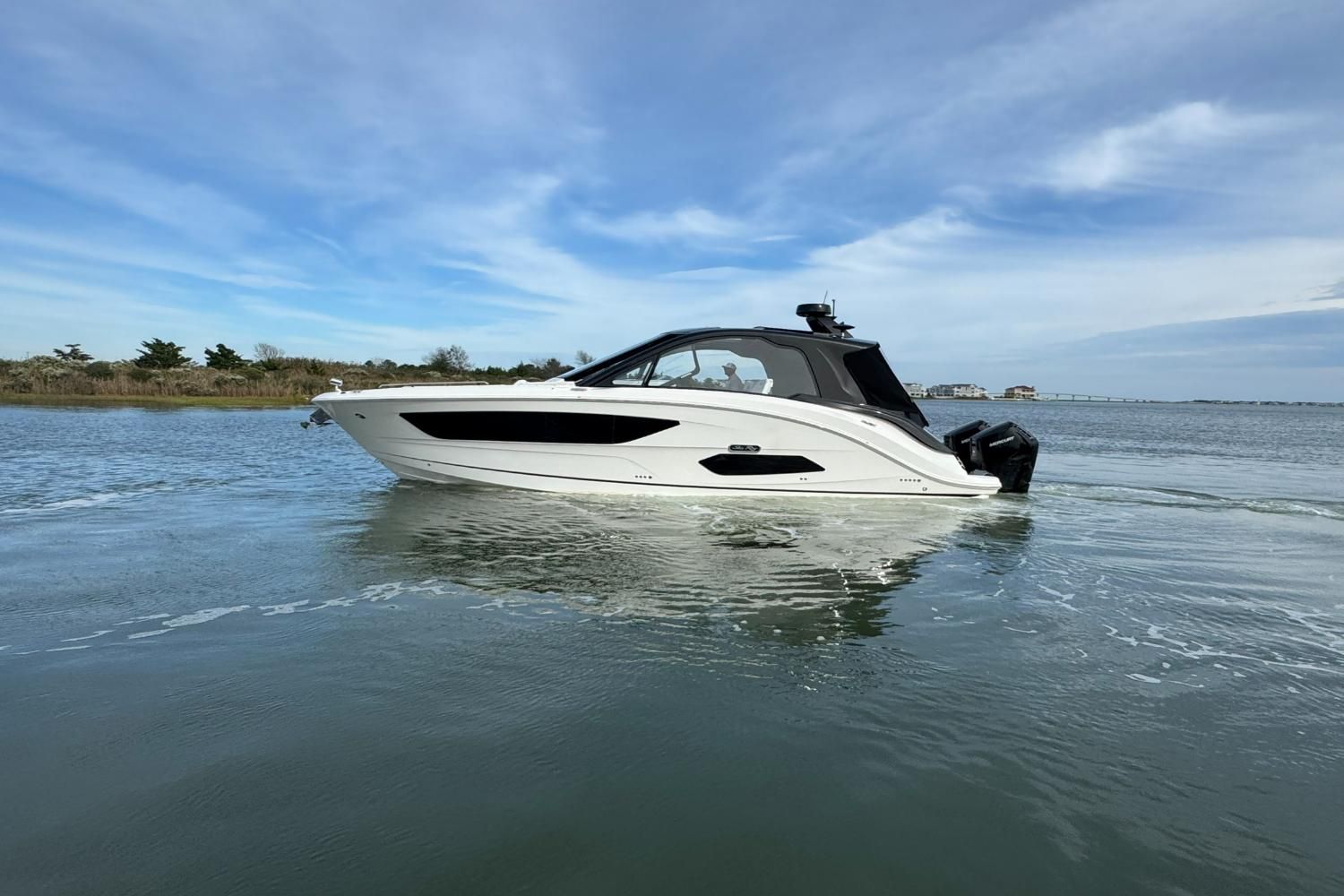 2026 Sea Ray Sundancer 370 Outboard Image Thumbnail #2