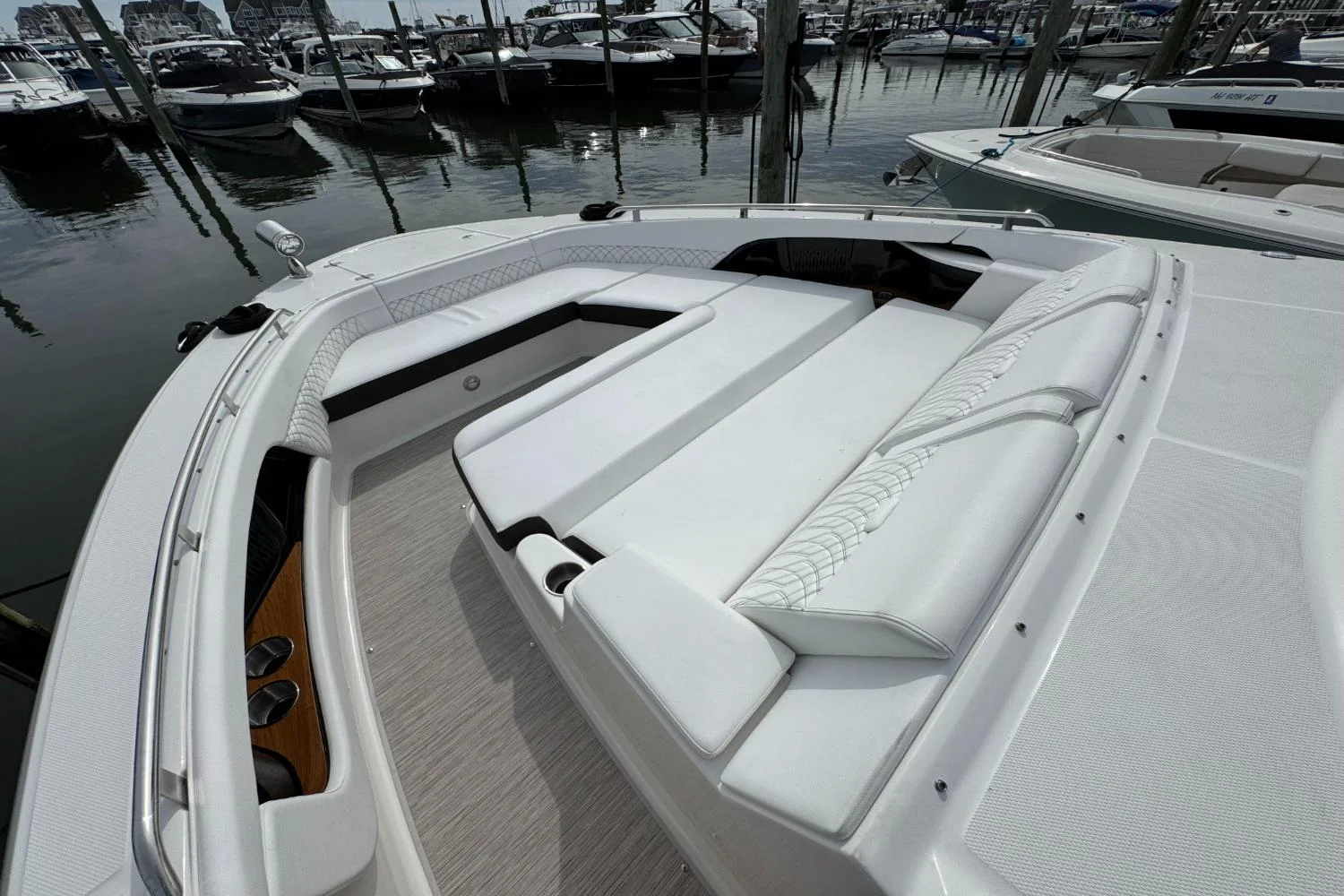 2026 Sea Ray Sundancer 370 Outboard Image Thumbnail #61