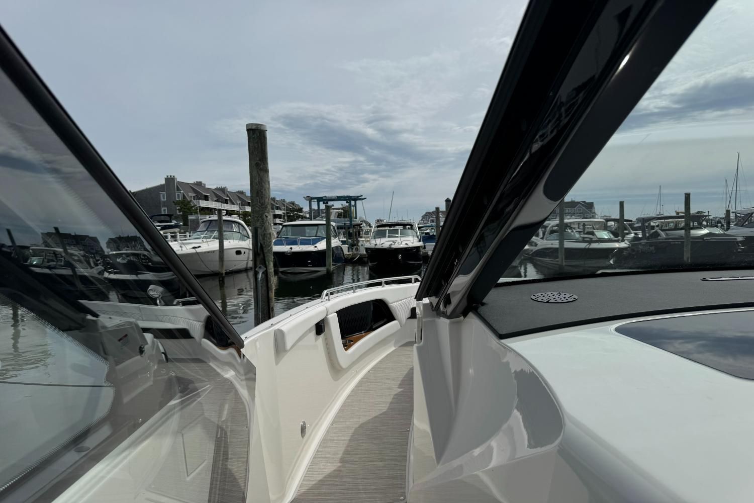 2026 Sea Ray Sundancer 370 Outboard Image Thumbnail #57