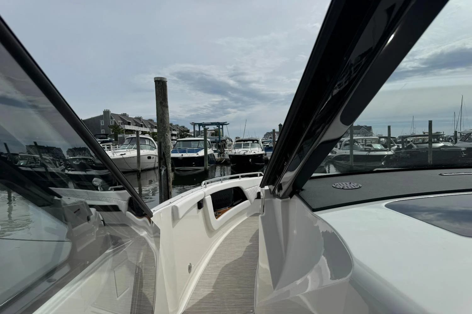 2026 Sea Ray Sundancer 370 Outboard Image Thumbnail #57