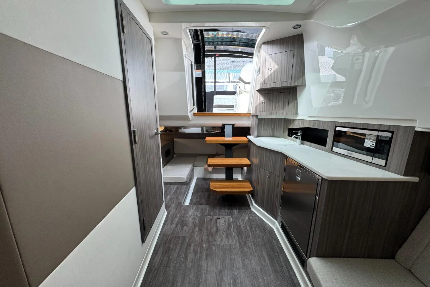 2026 Sea Ray Sundancer 370 Outboard Image Thumbnail #45