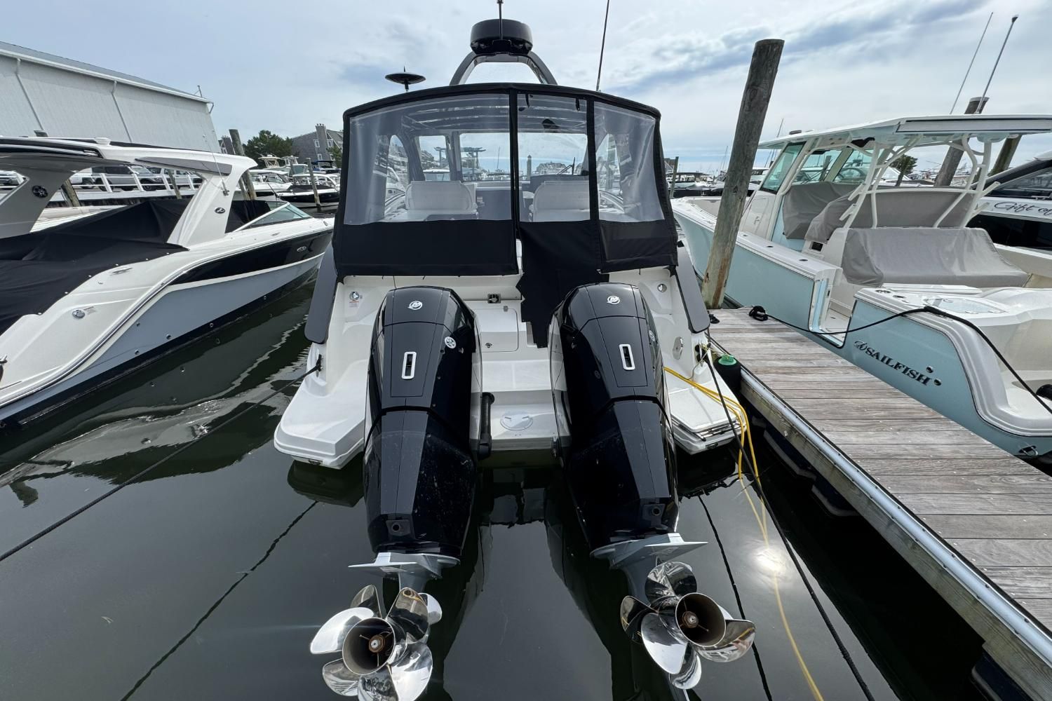 2026 Sea Ray Sundancer 370 Outboard Image Thumbnail #10