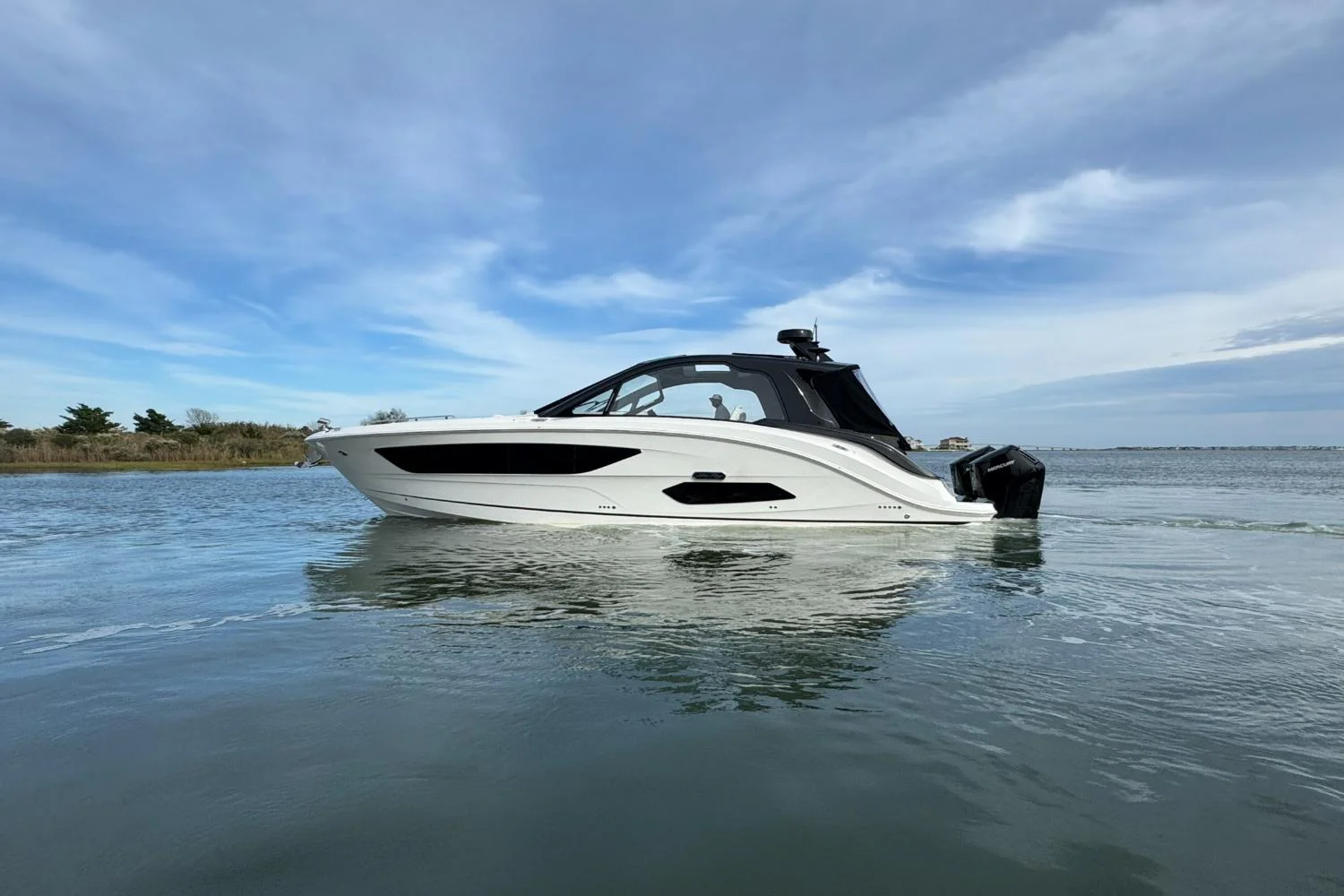 2026 Sea Ray Sundancer 370 Outboard Image Thumbnail #81