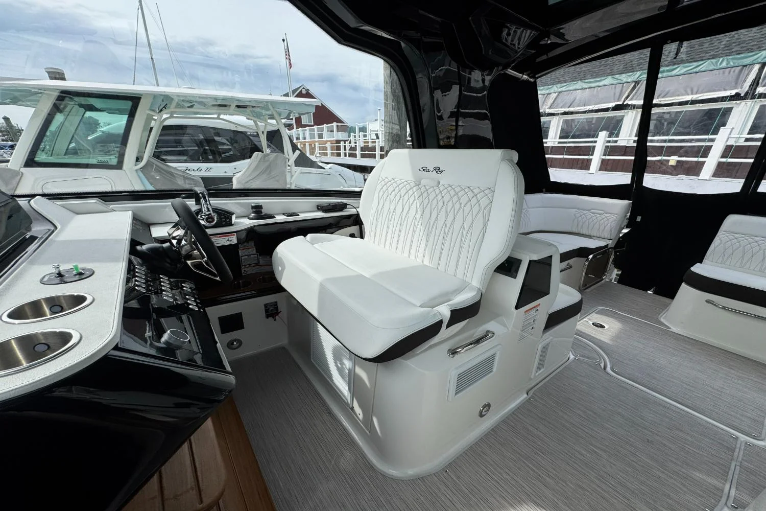 2026 Sea Ray Sundancer 370 Outboard Image Thumbnail #32