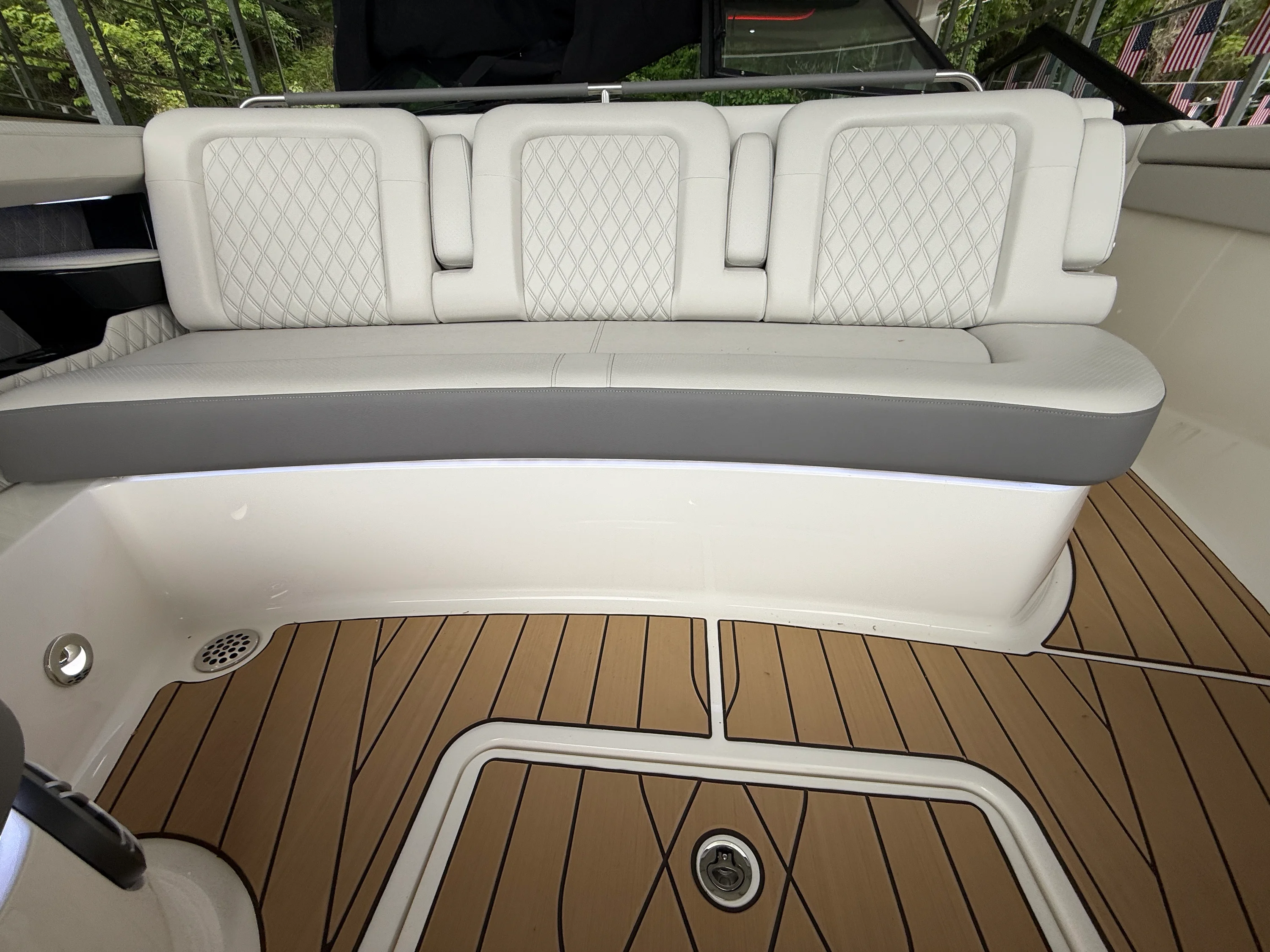 2026 Sea Ray SLX 400 Outboard Image Thumbnail #44