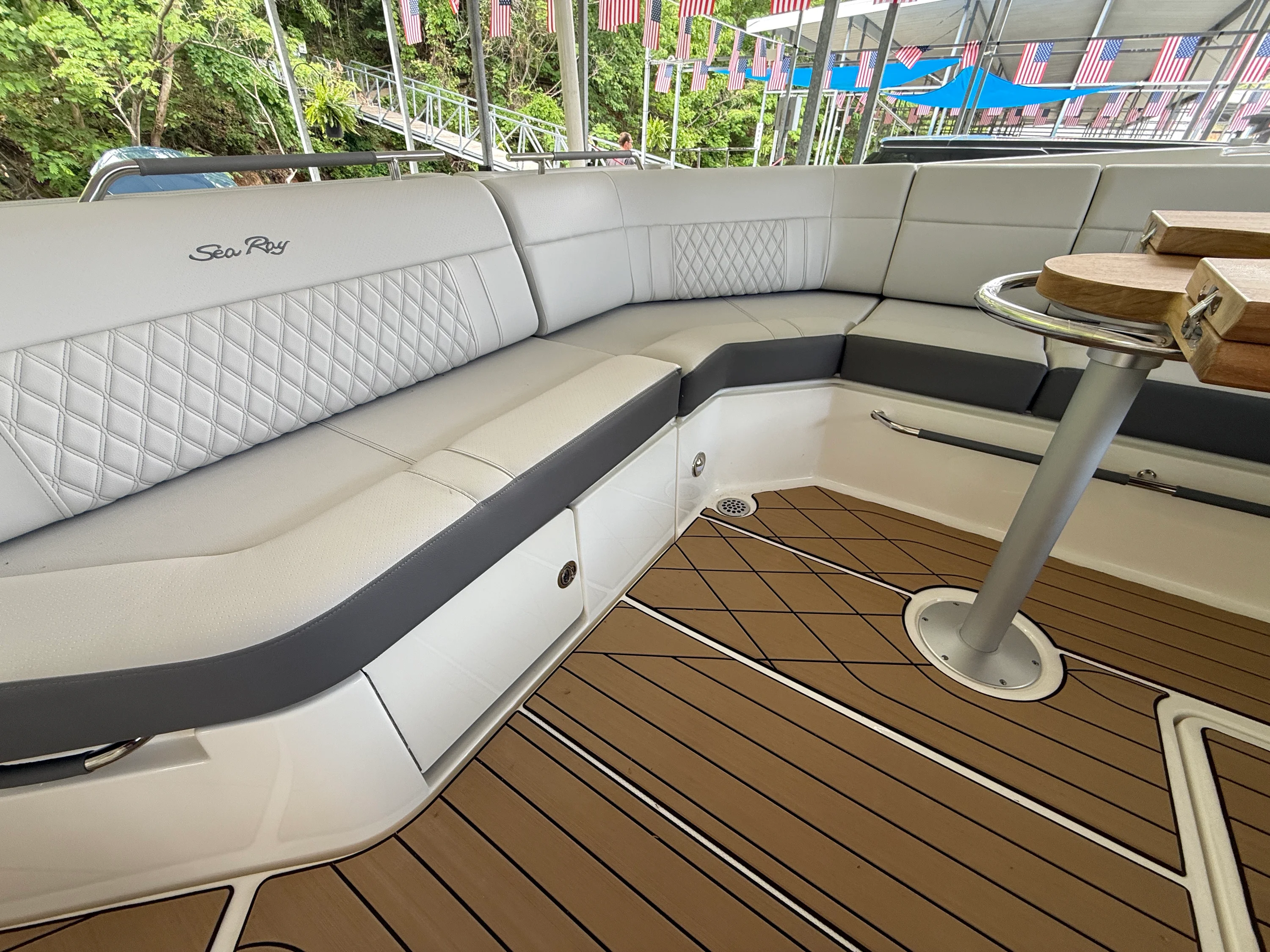 2026 Sea Ray SLX 400 Outboard Image Thumbnail #21