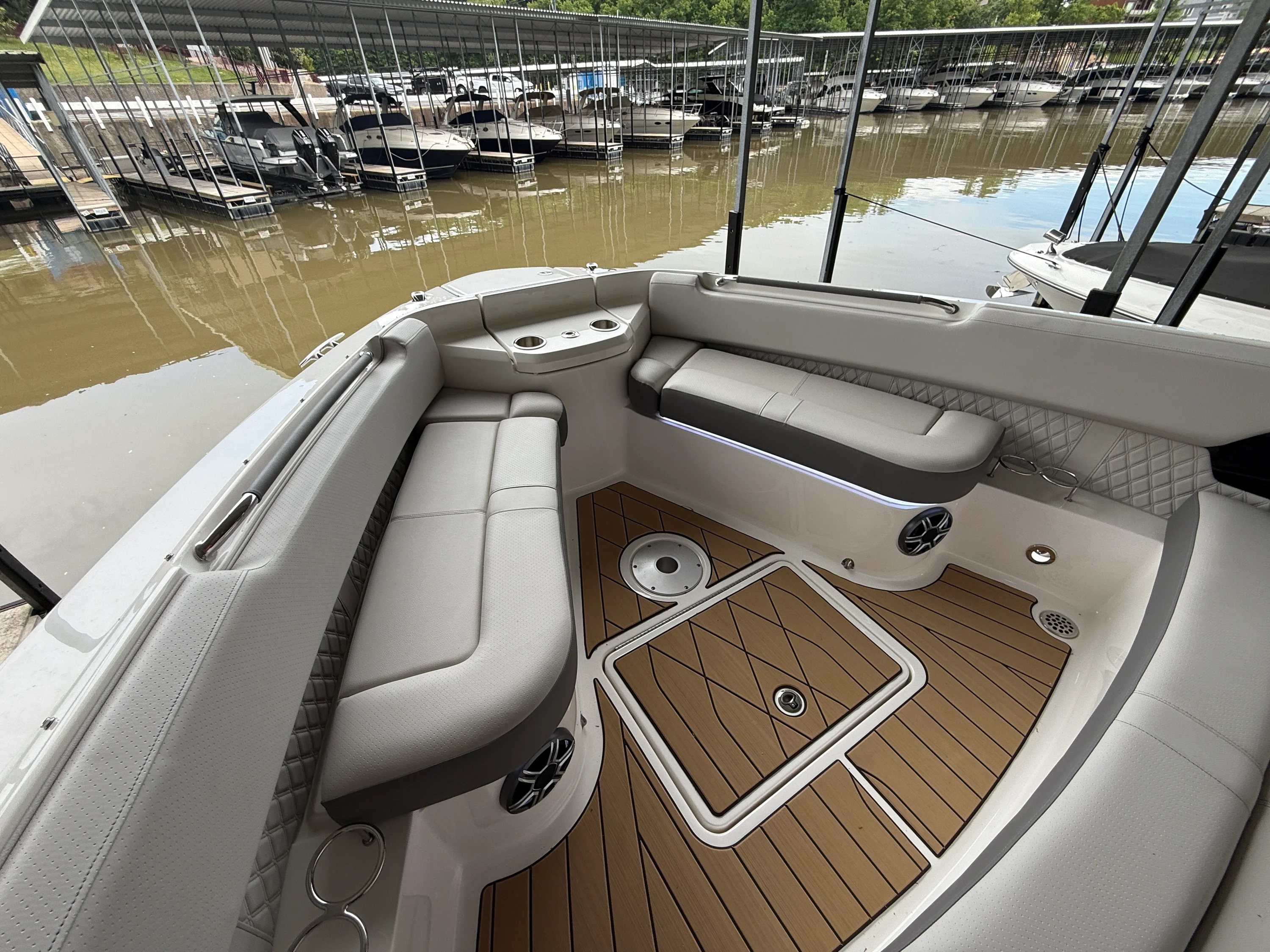 2026 Sea Ray SLX 400 Outboard Image Thumbnail #43