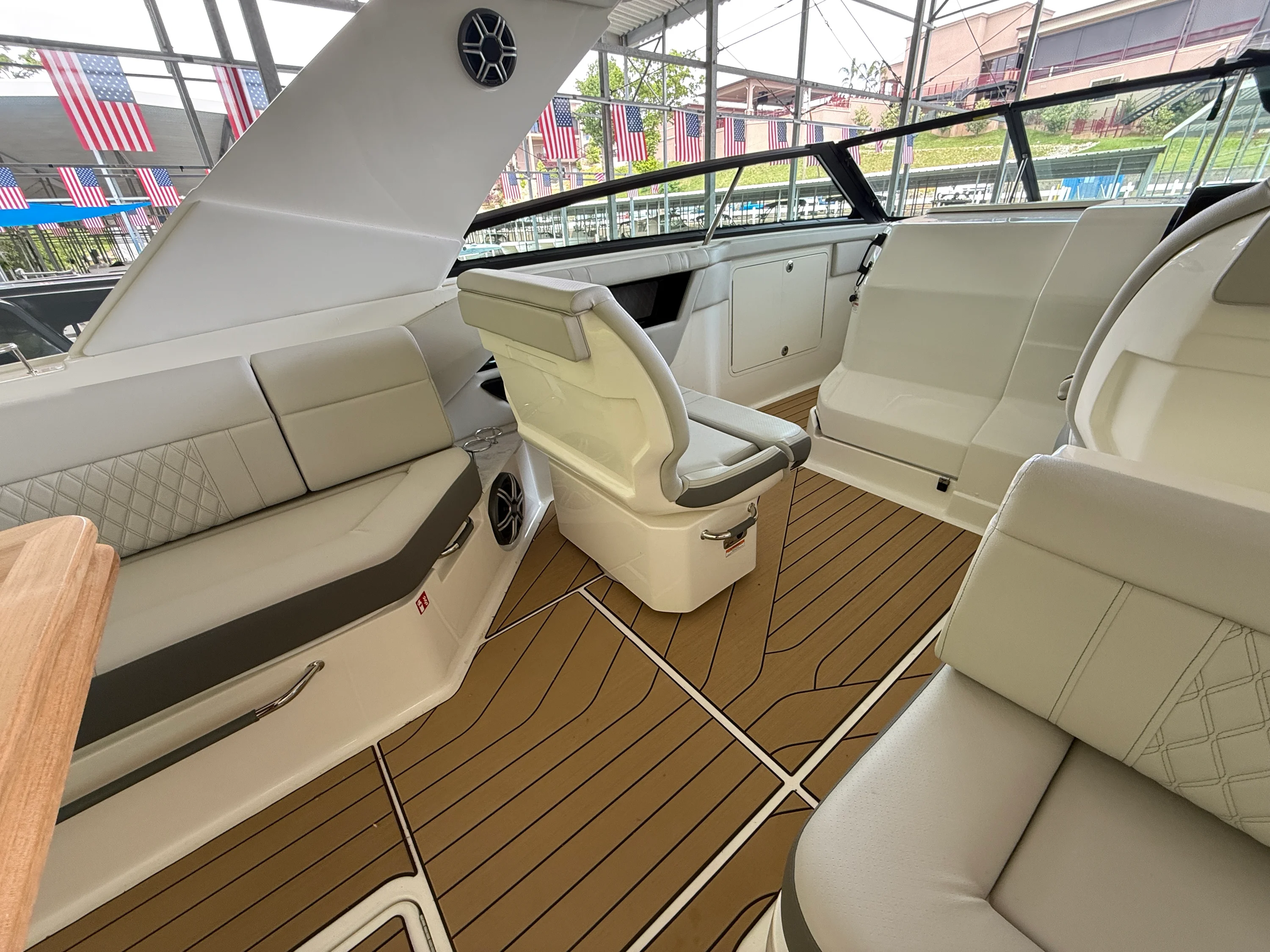 2026 Sea Ray SLX 400 Outboard Image Thumbnail #19