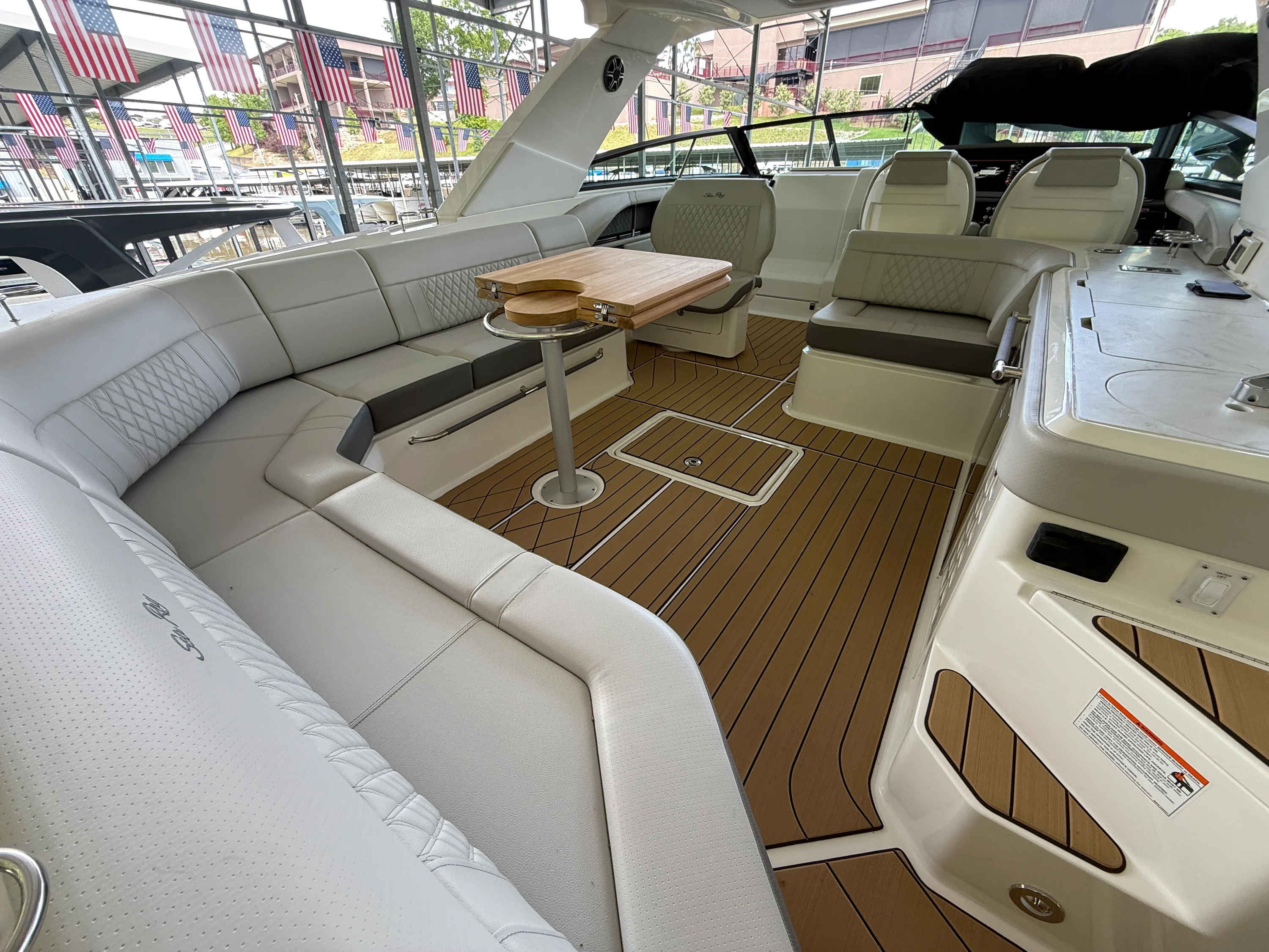2026 Sea Ray SLX 400 Outboard Image Thumbnail #31