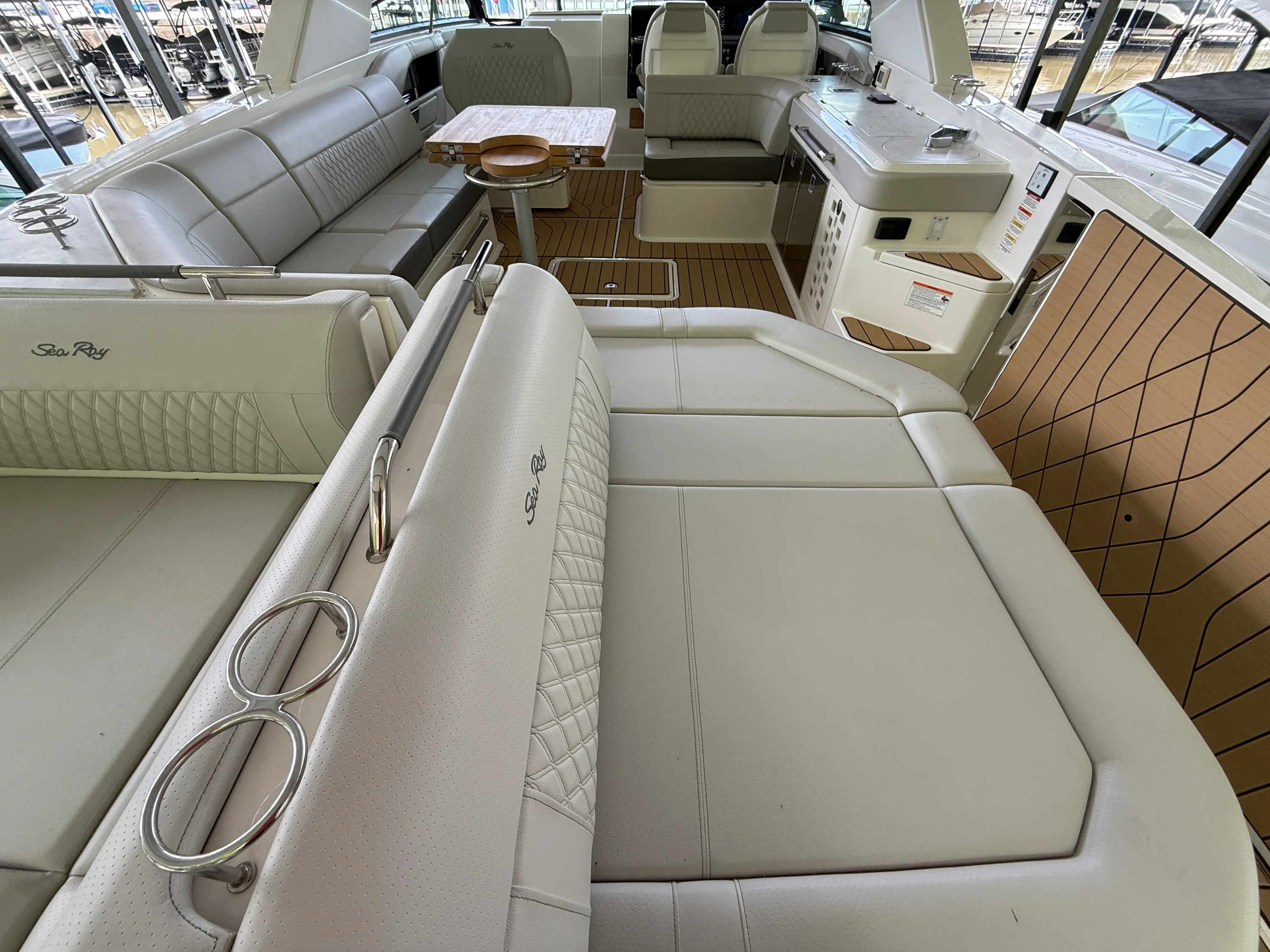 2026 Sea Ray SLX 400 Outboard Image Thumbnail #29