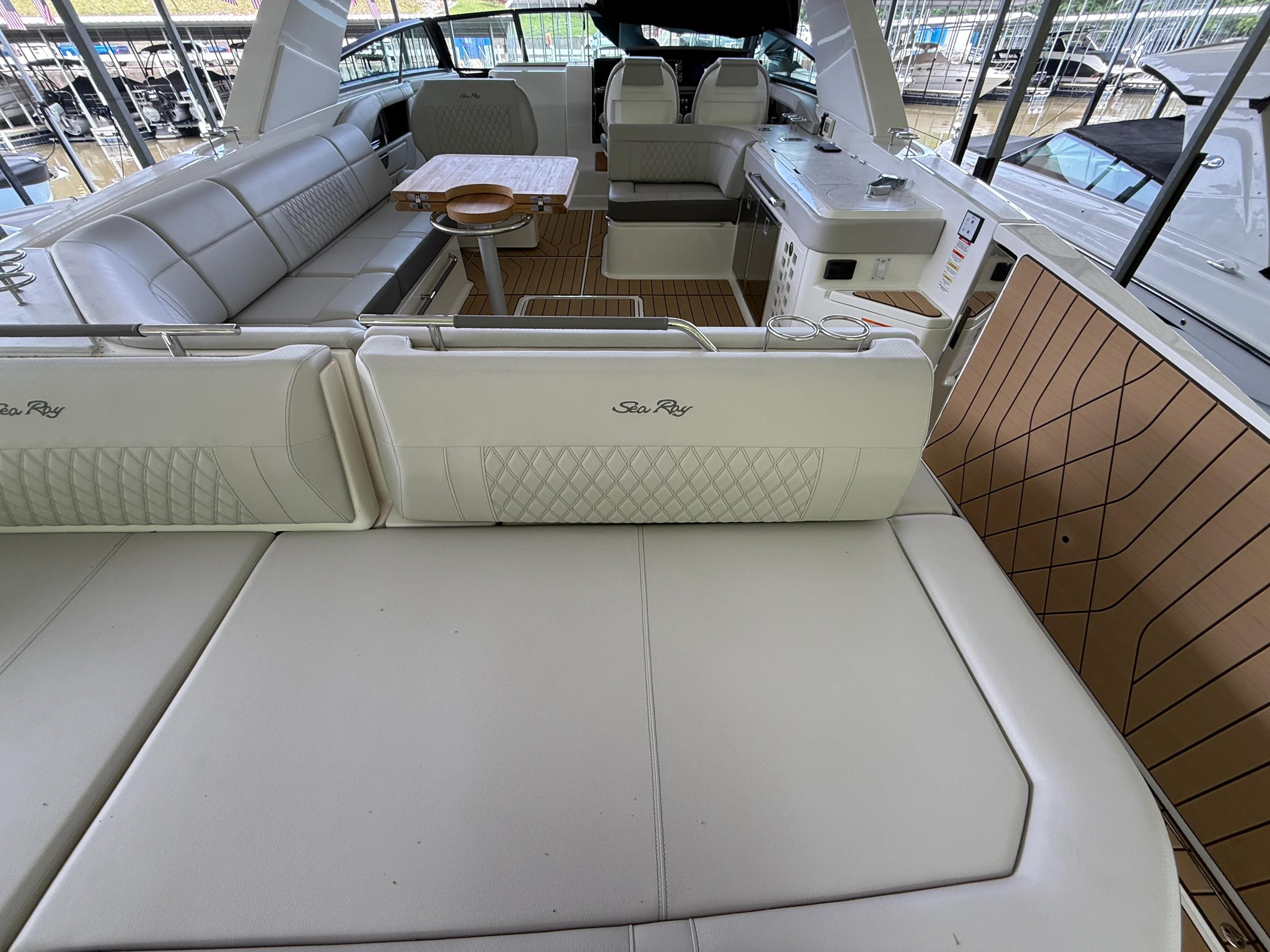 2026 Sea Ray SLX 400 Outboard Image Thumbnail #28
