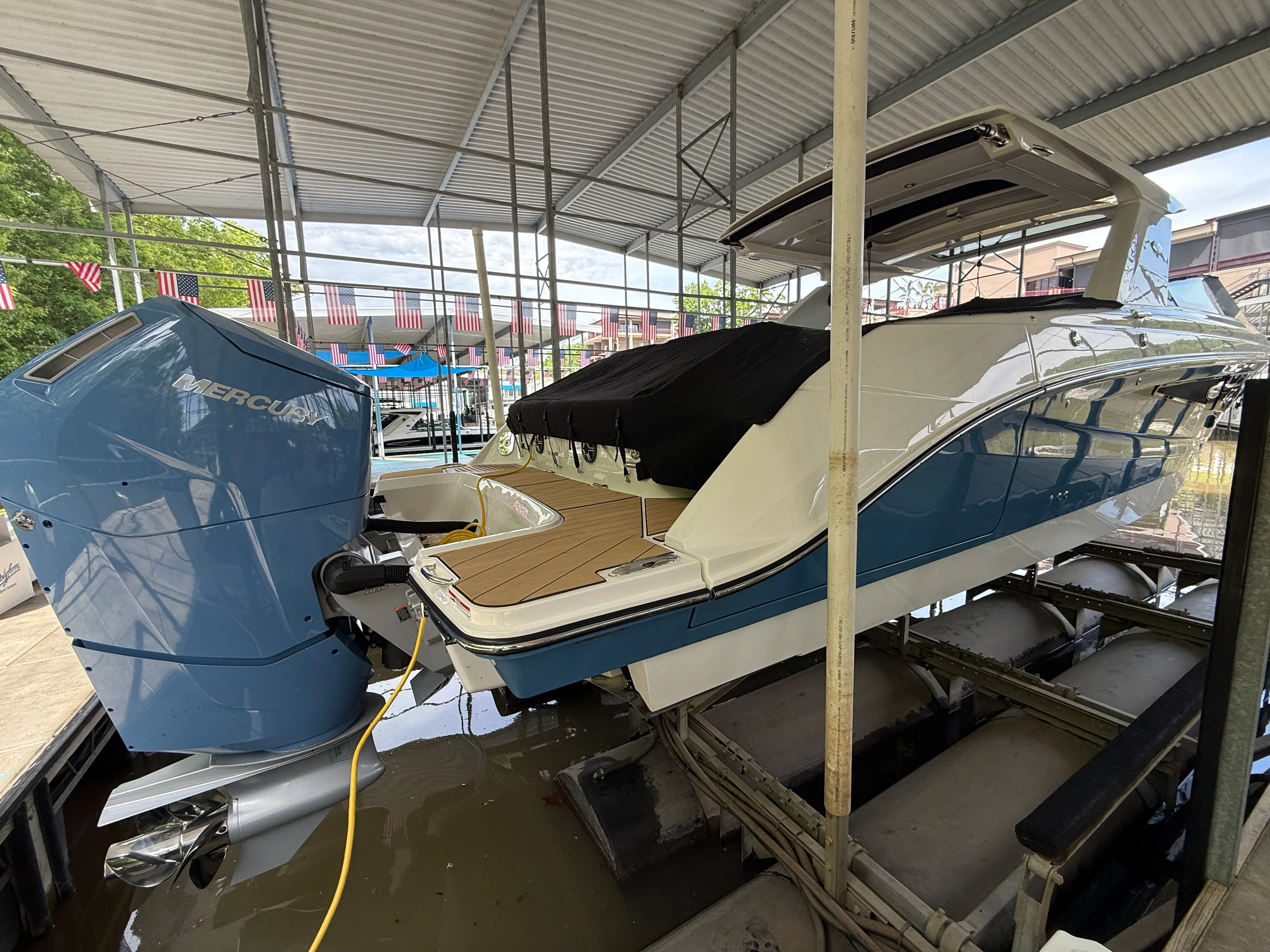 2026 Sea Ray SLX 400 Outboard Image Thumbnail #2