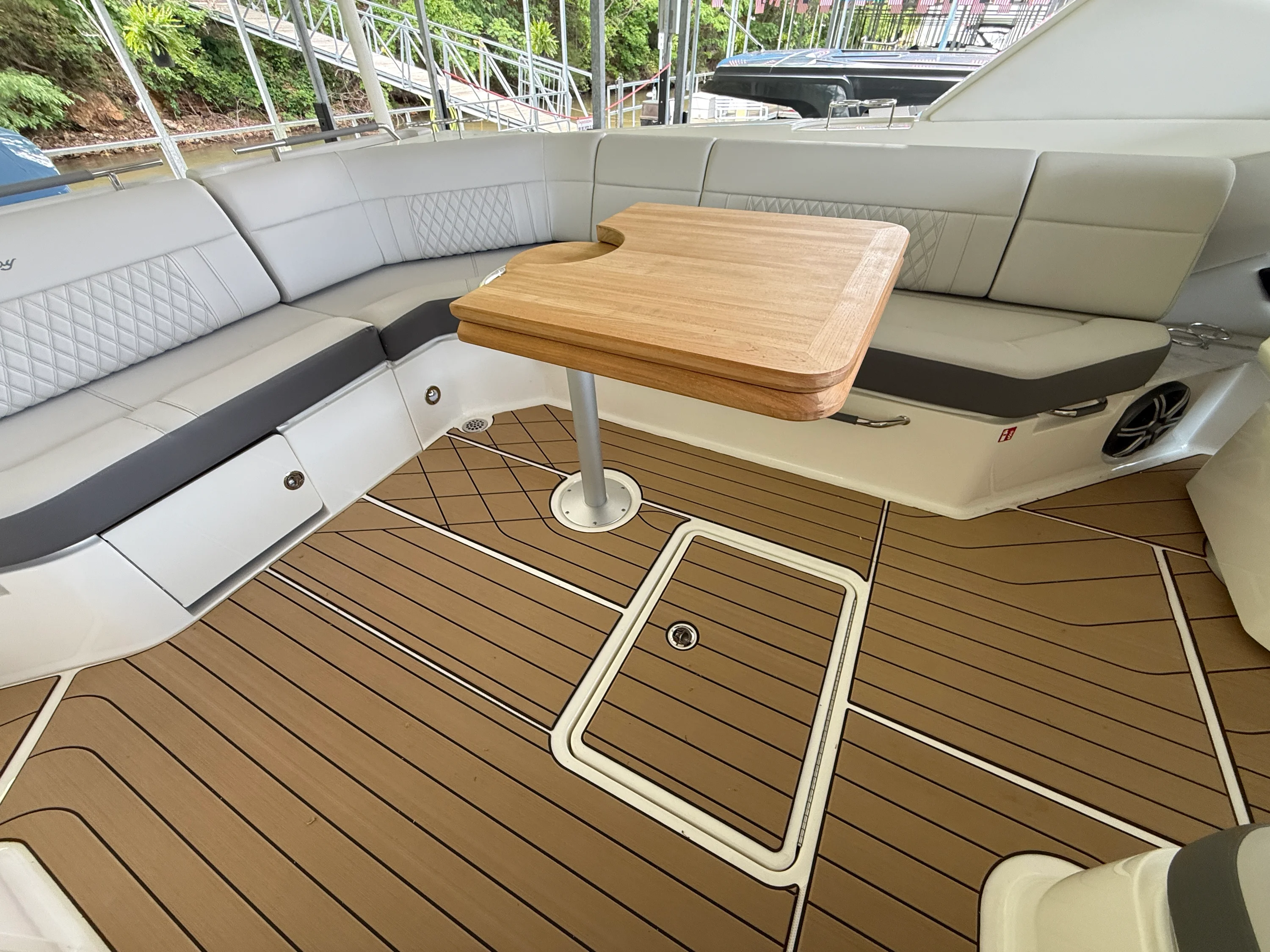 2026 Sea Ray SLX 400 Outboard Image Thumbnail #17