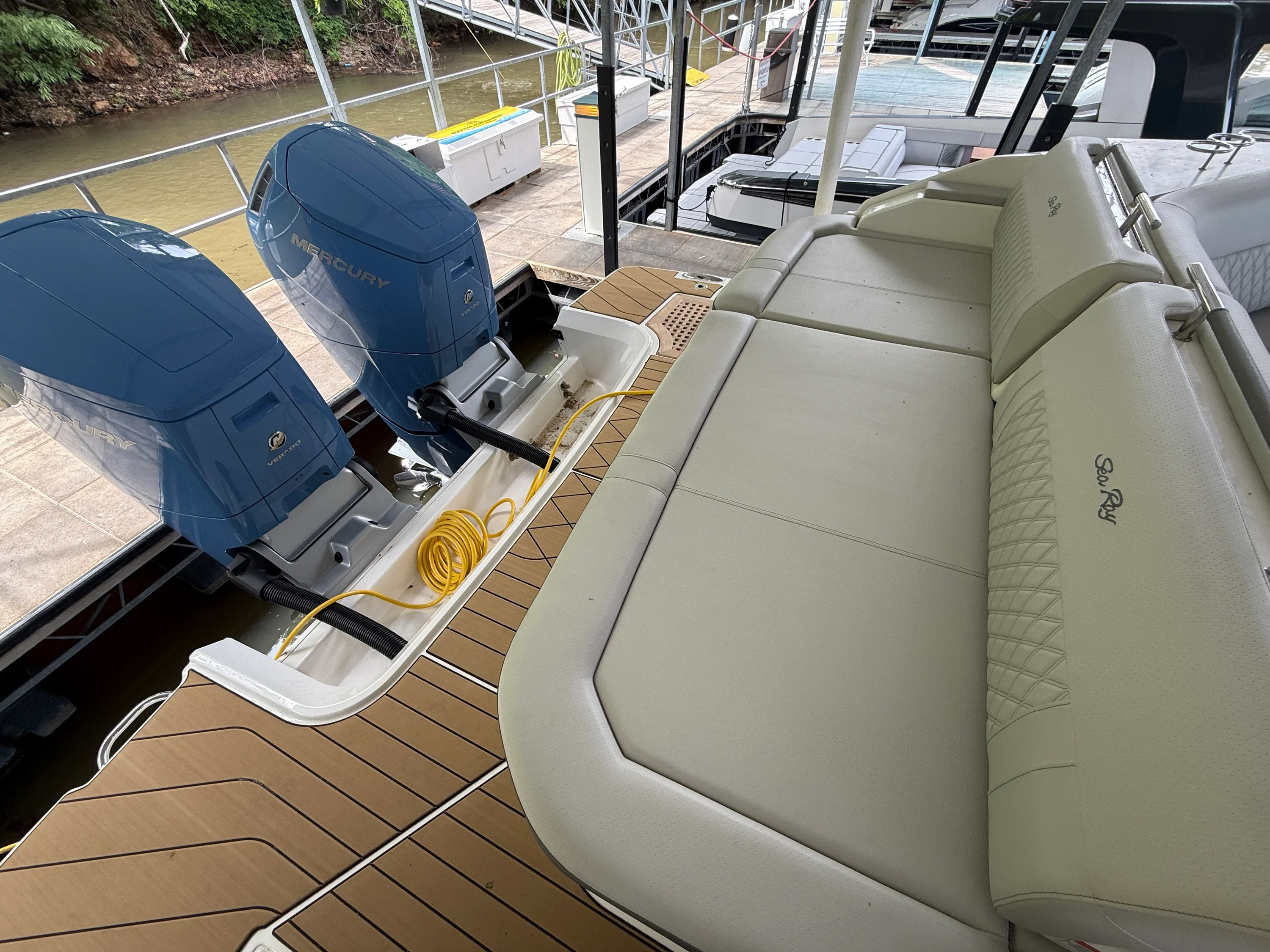 2026 Sea Ray SLX 400 Outboard Image Thumbnail #24