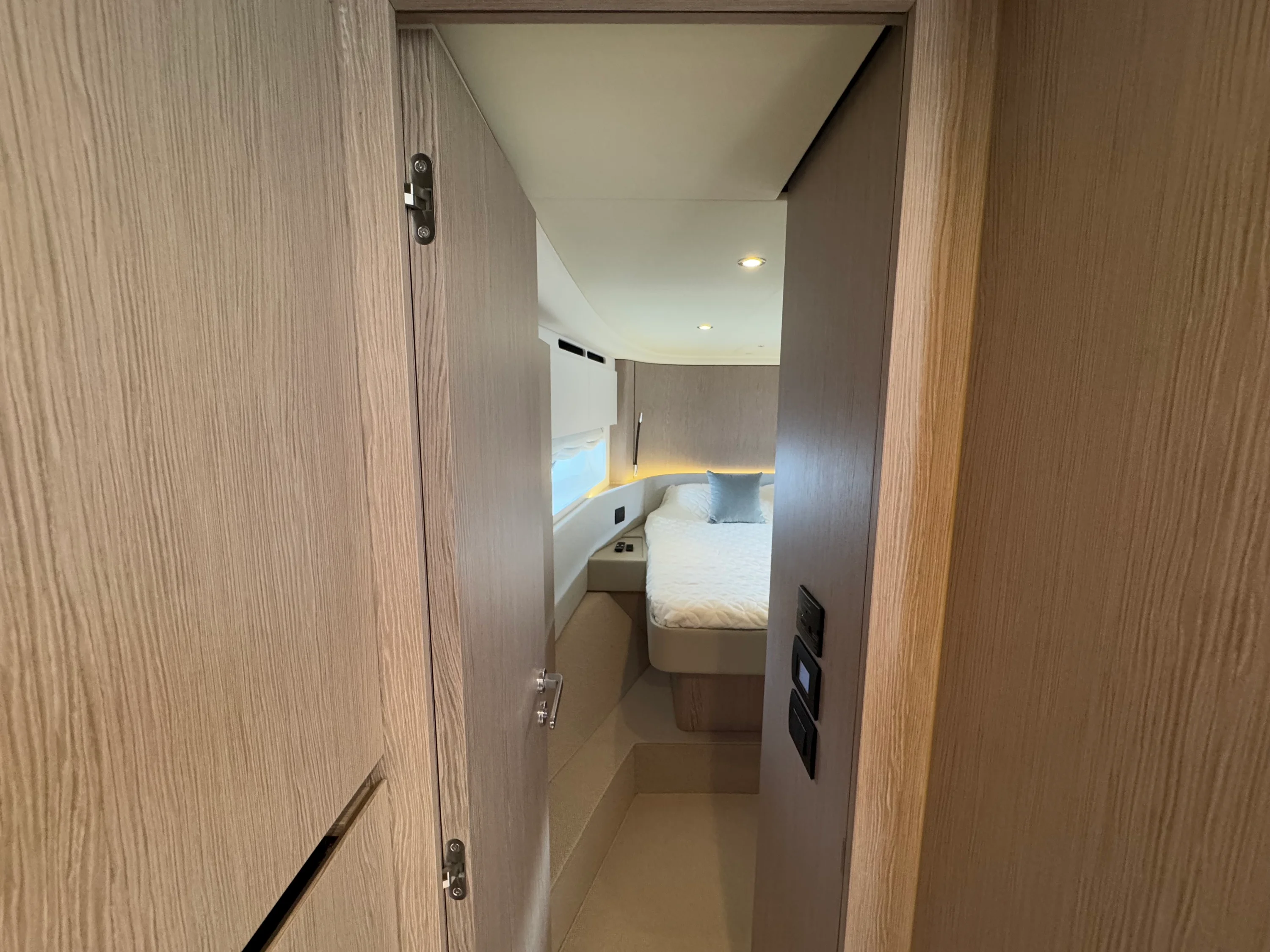 2025 Azimut 53 FLY Image Thumbnail #35