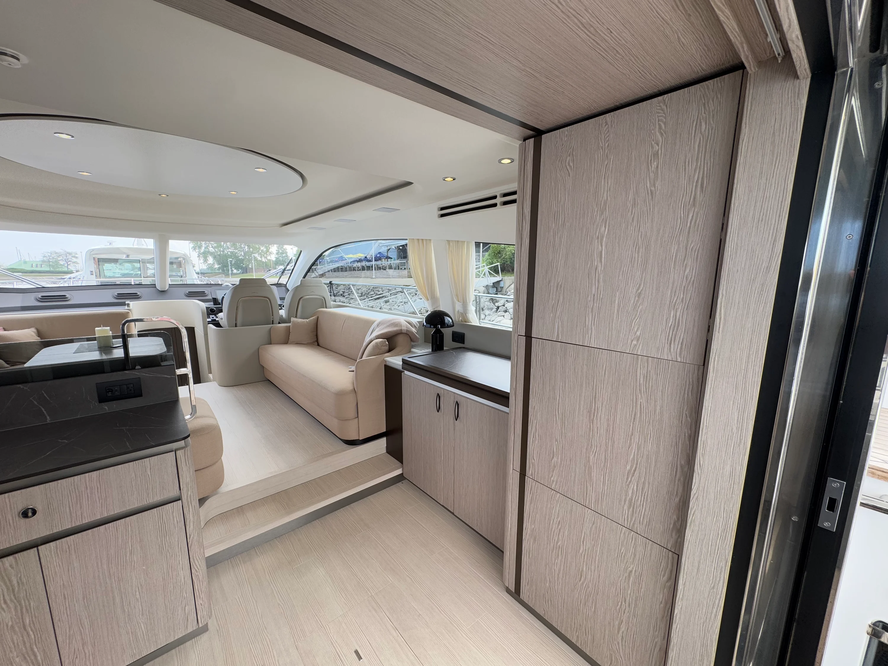 2025 Azimut 53 FLY Image Thumbnail #11