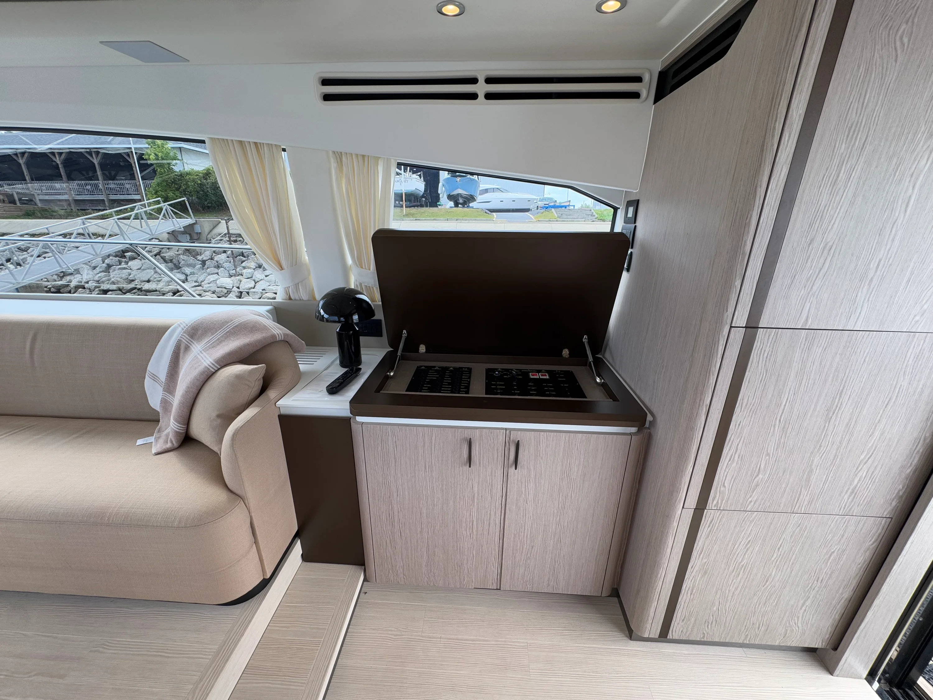 2025 Azimut 53 FLY Image Thumbnail #13