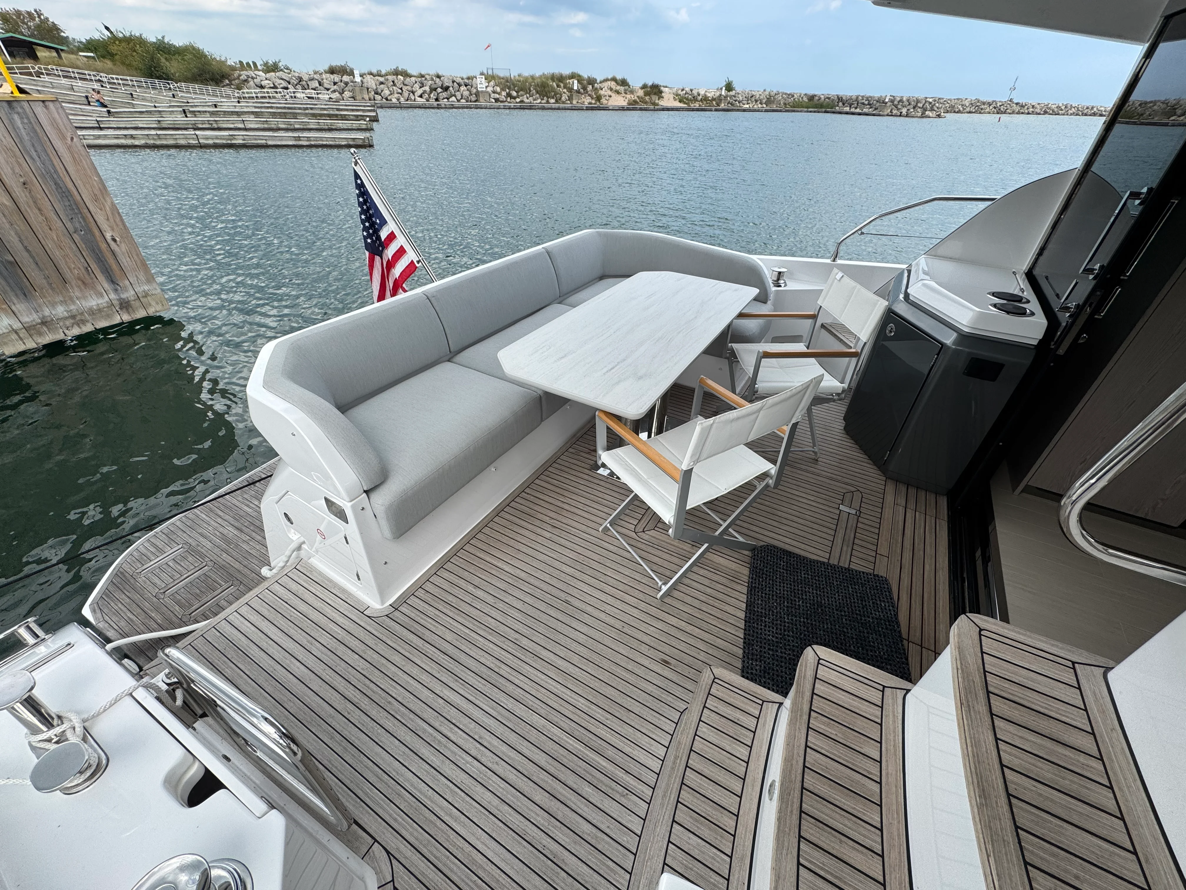 2025 Azimut 53 FLY Image Thumbnail #1