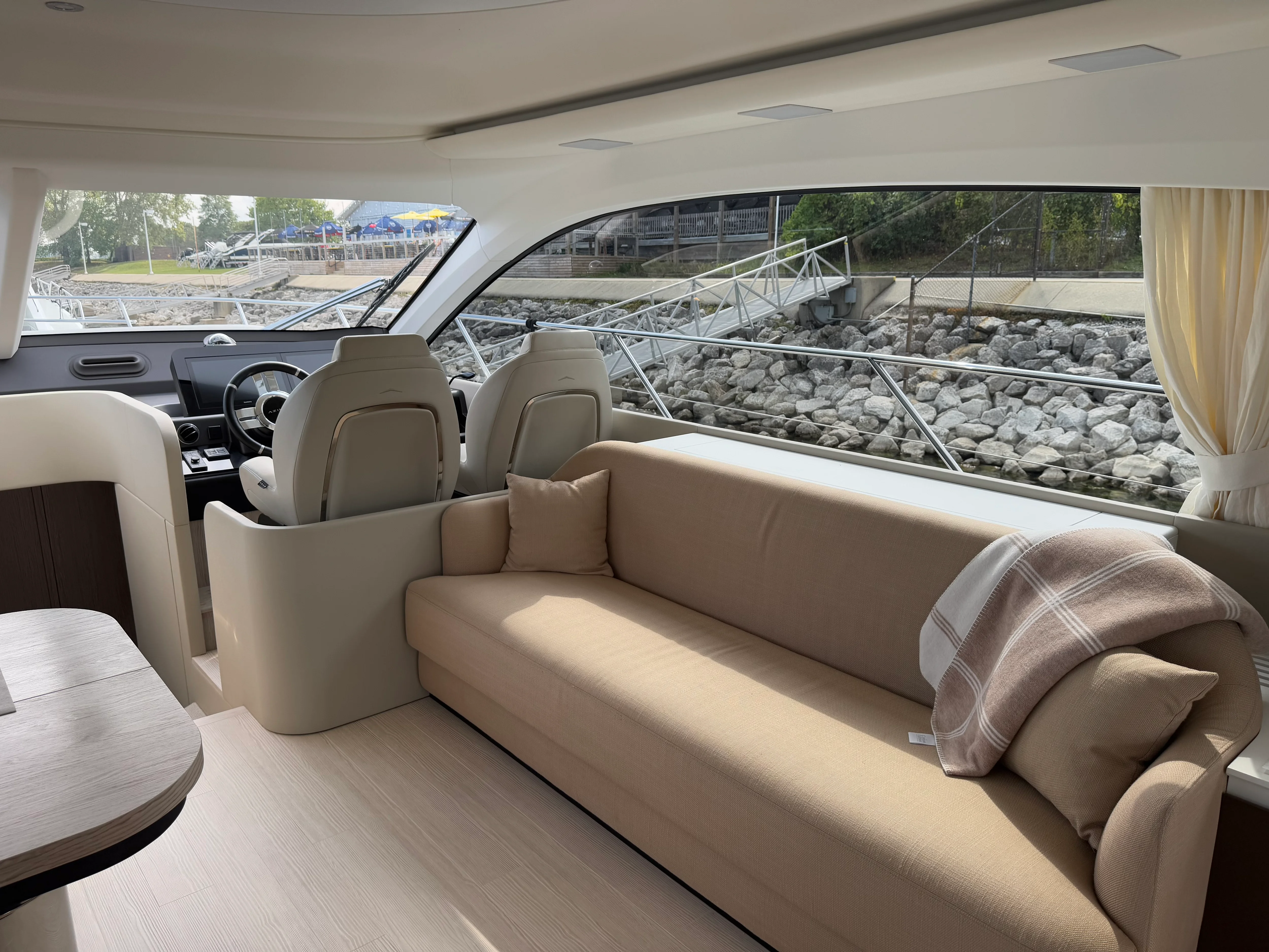 2025 Azimut 53 FLY Image Thumbnail #15