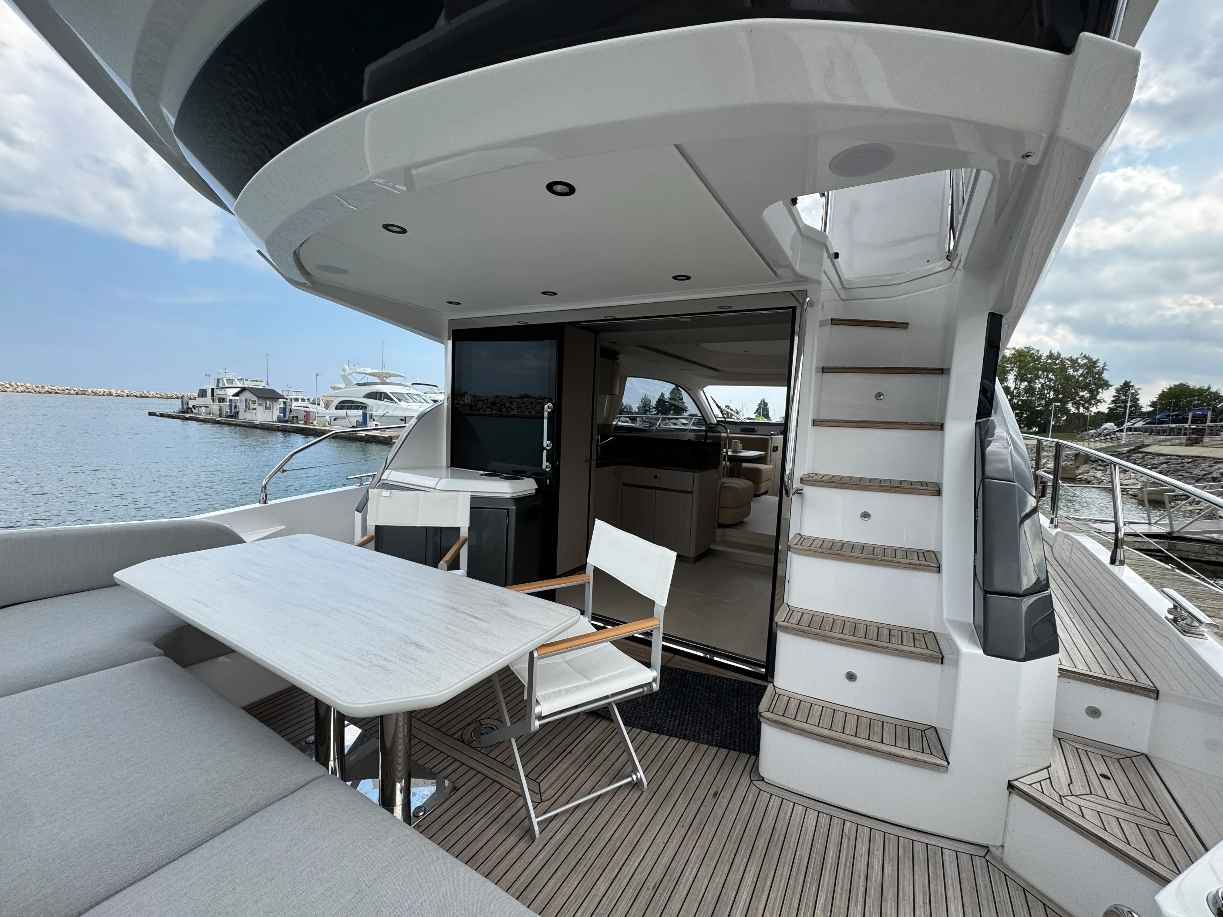 2025 Azimut 53 FLY Image Thumbnail #6