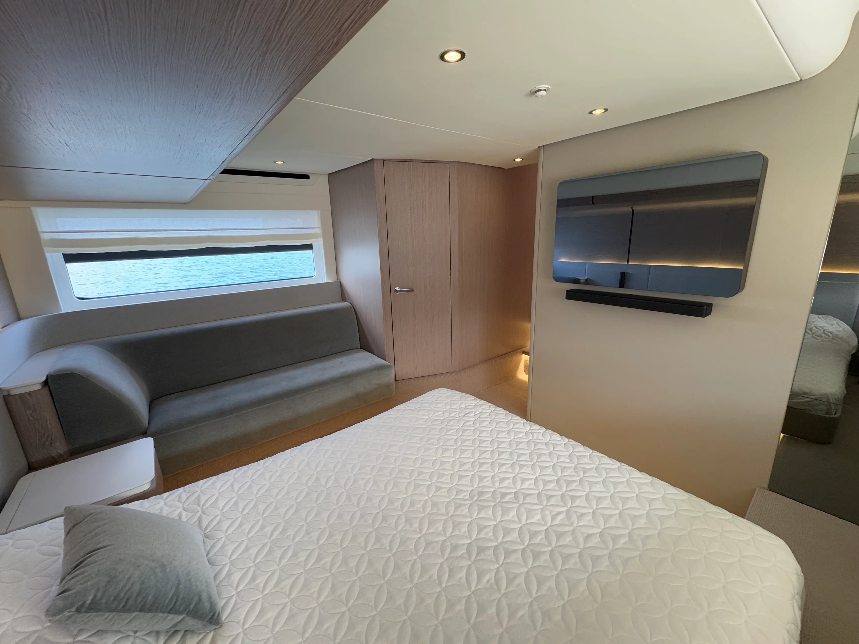 2025 Azimut 53 FLY Image Thumbnail #29