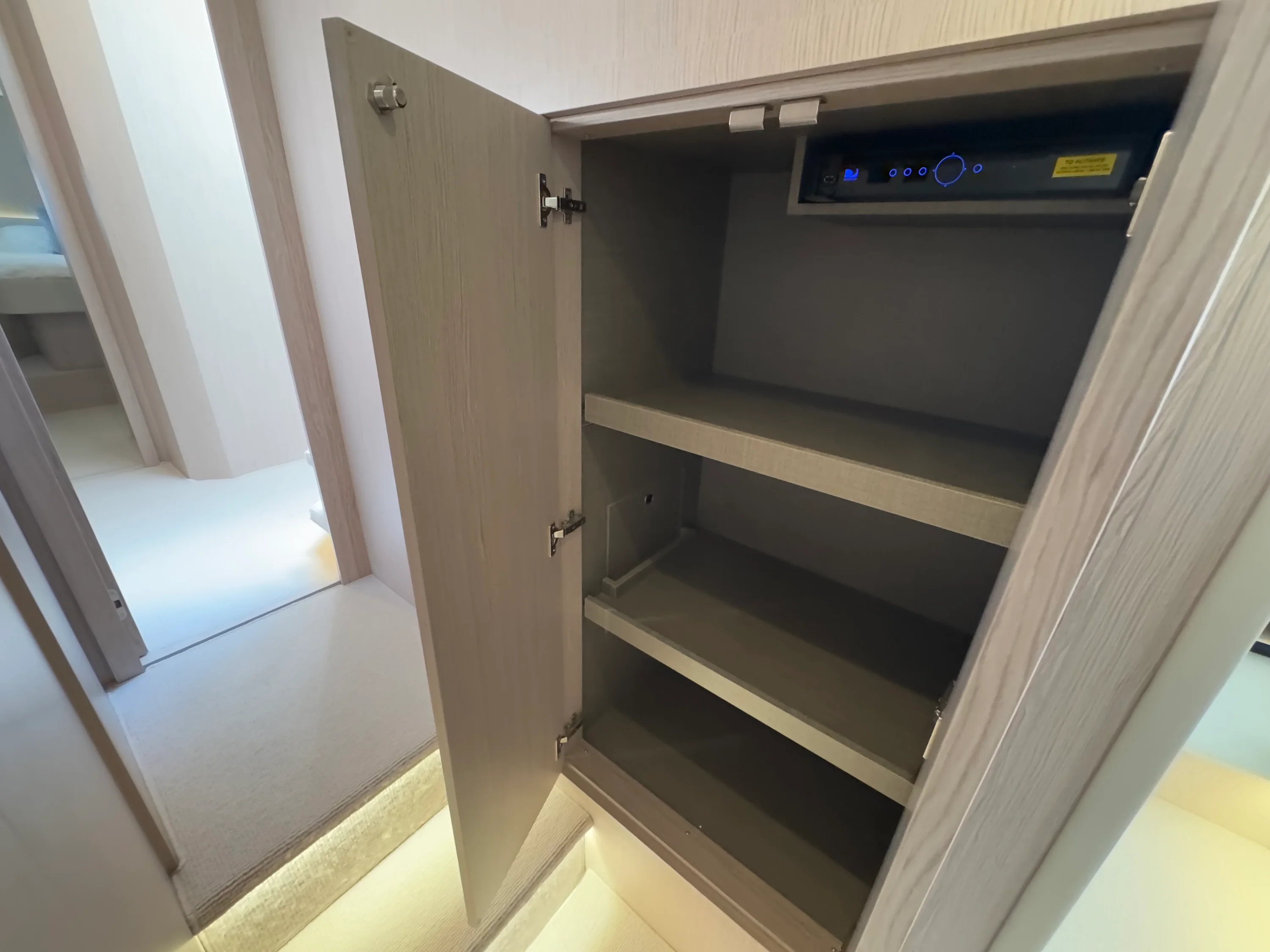 2025 Azimut 53 FLY Image Thumbnail #34