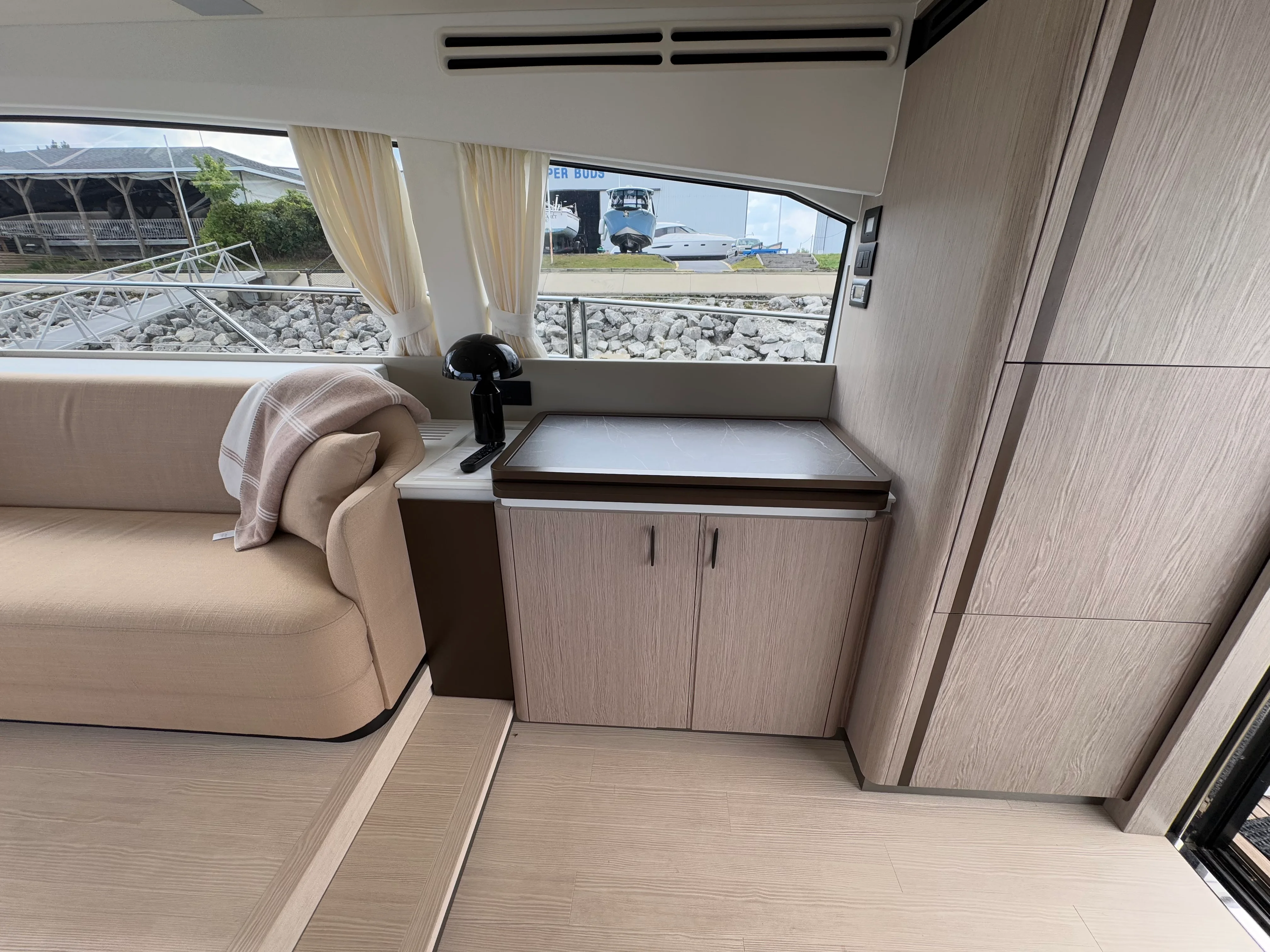 2025 Azimut 53 FLY Image Thumbnail #12