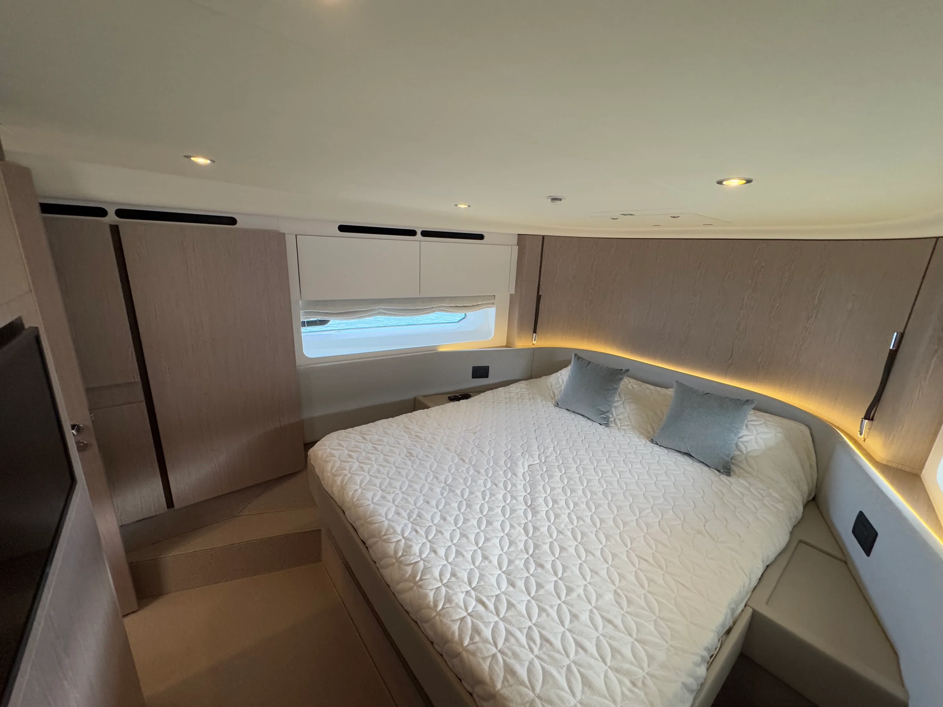 2025 Azimut 53 FLY Image Thumbnail #37