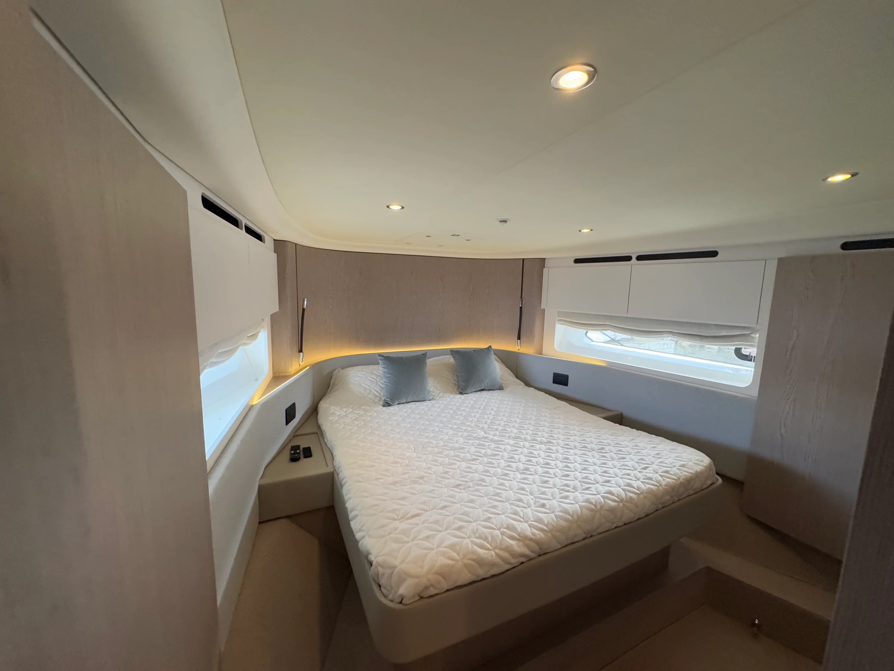 2025 Azimut 53 FLY Image Thumbnail #36