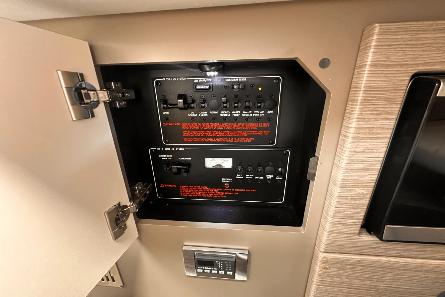 2020 Formula 330 CROSSOVER BOWRIDER Image Thumbnail #32