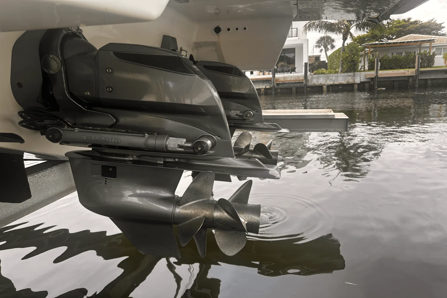 2020 Formula 330 CROSSOVER BOWRIDER Image Thumbnail #3