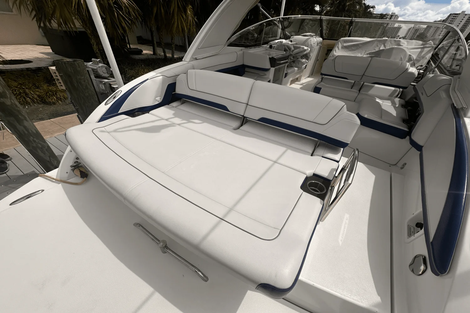 2020 Formula 330 CROSSOVER BOWRIDER Image Thumbnail #6