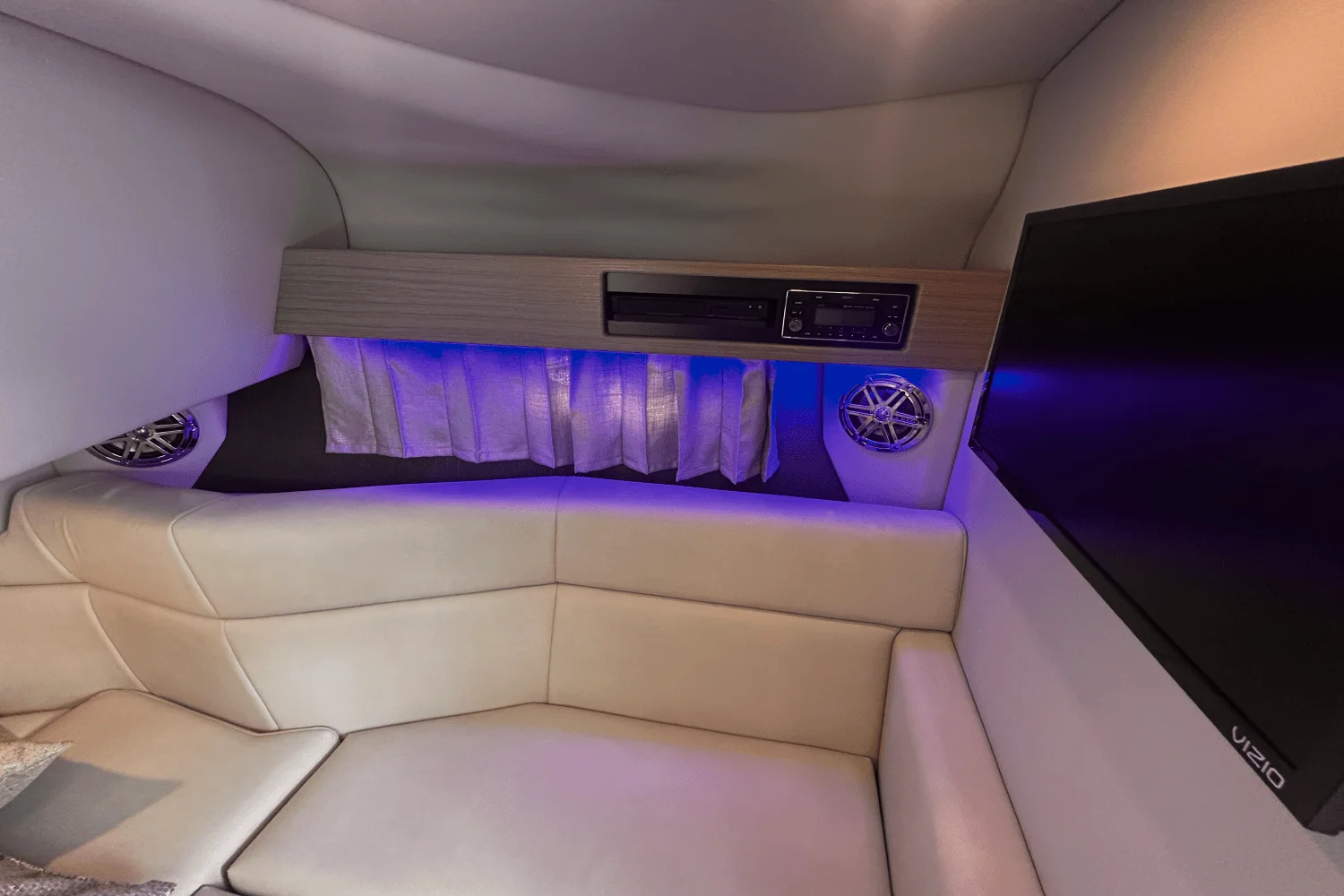 2020 Formula 330 CROSSOVER BOWRIDER Image Thumbnail #21