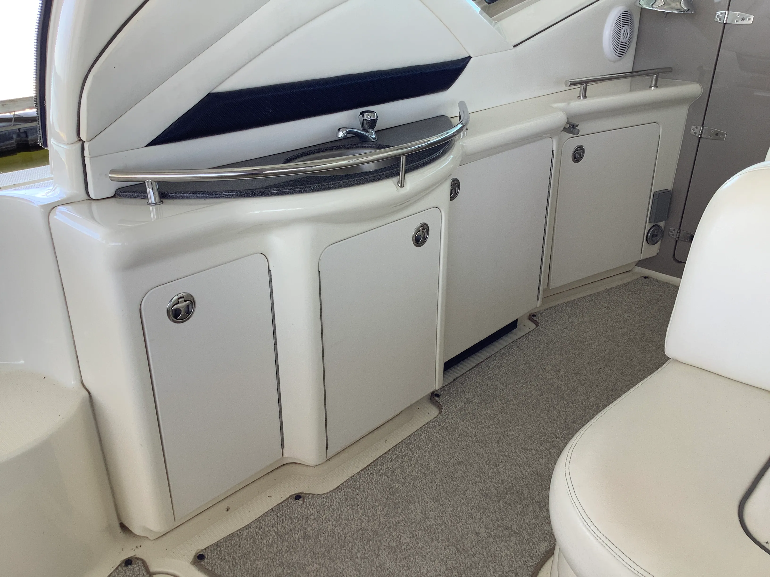 2004 Sea Ray 390 SUNDANCER Image Thumbnail #17
