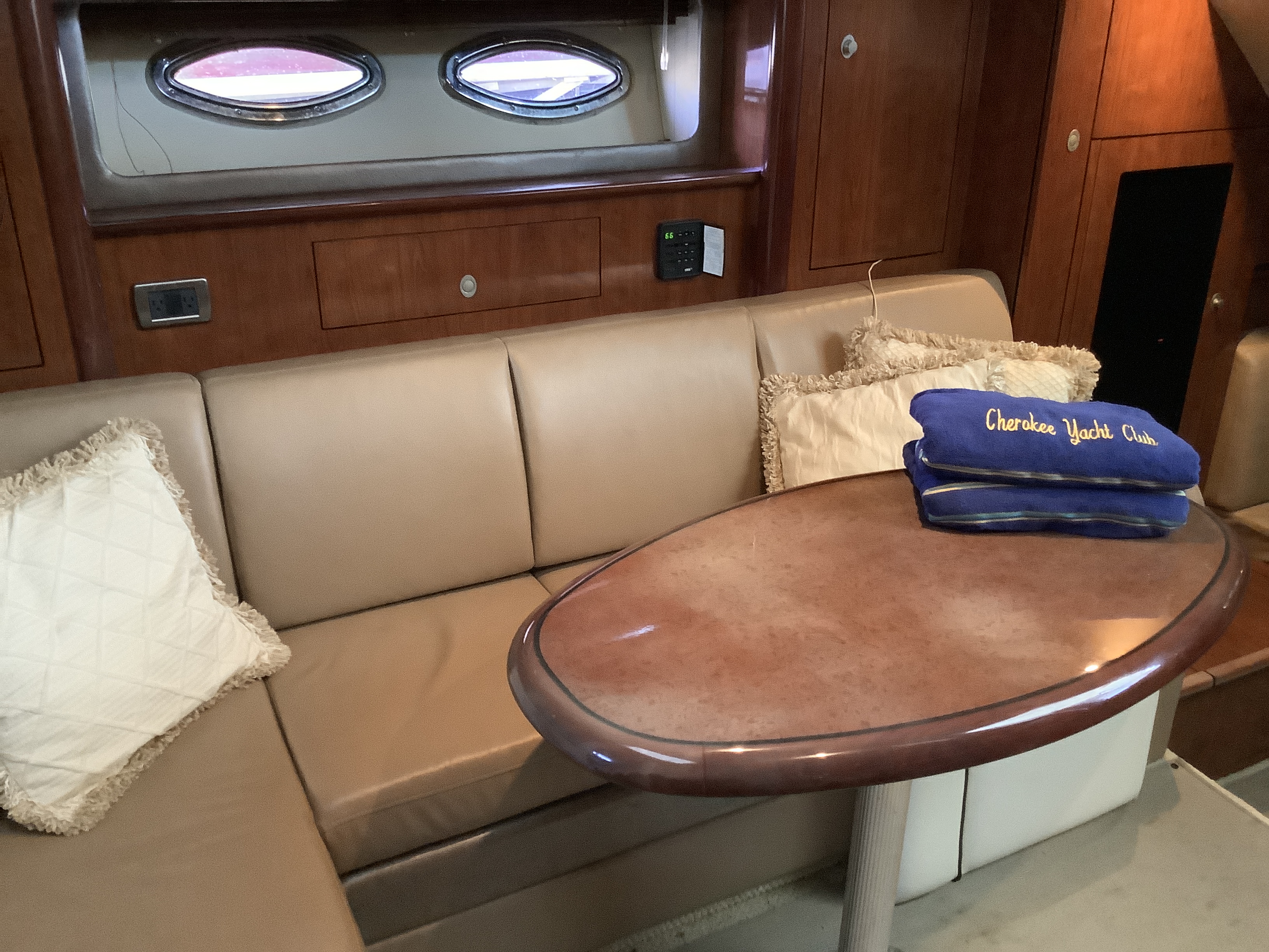 2004 Sea Ray 390 SUNDANCER Image Thumbnail #29