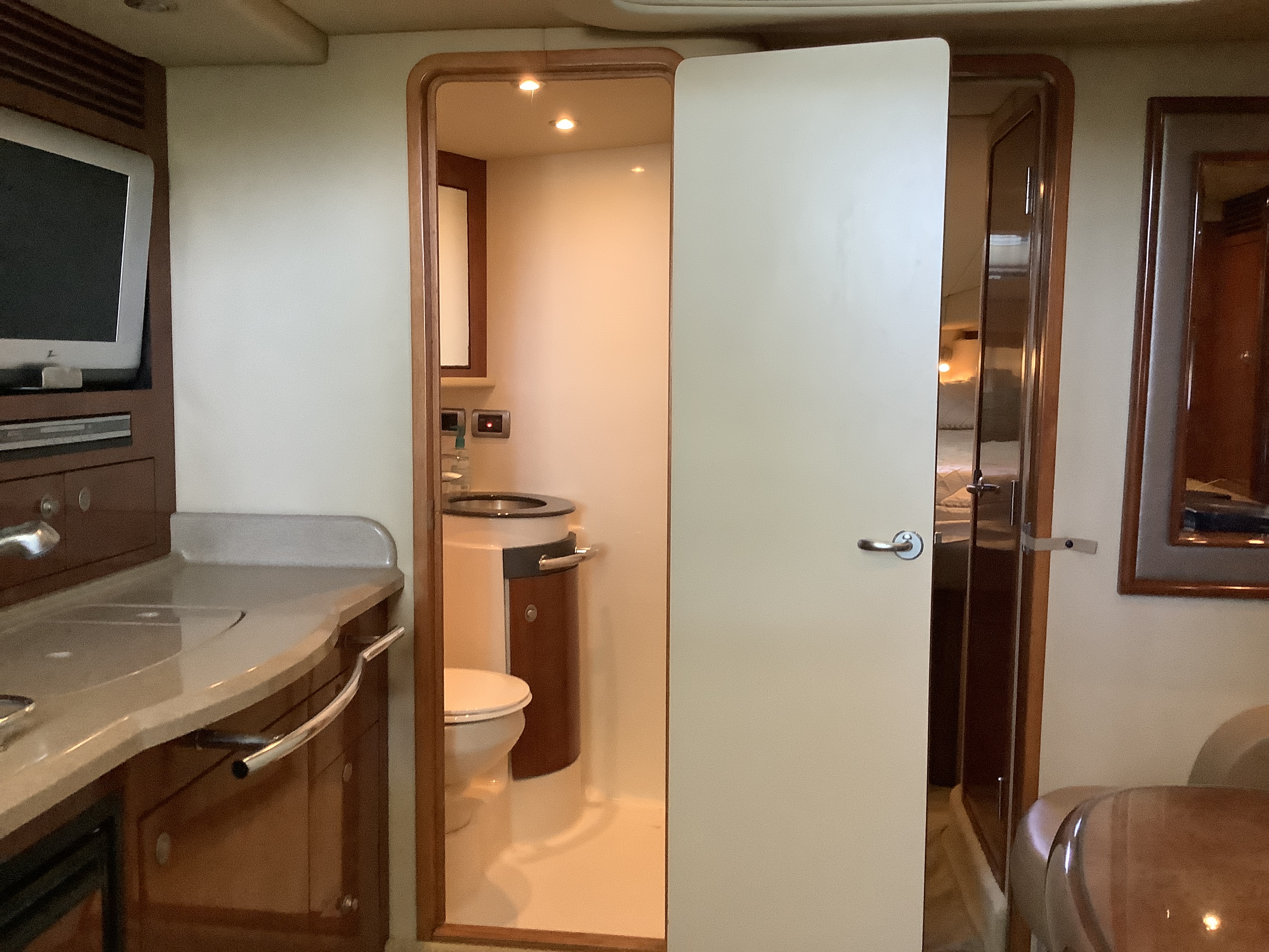 2004 Sea Ray 390 SUNDANCER Image Thumbnail #41