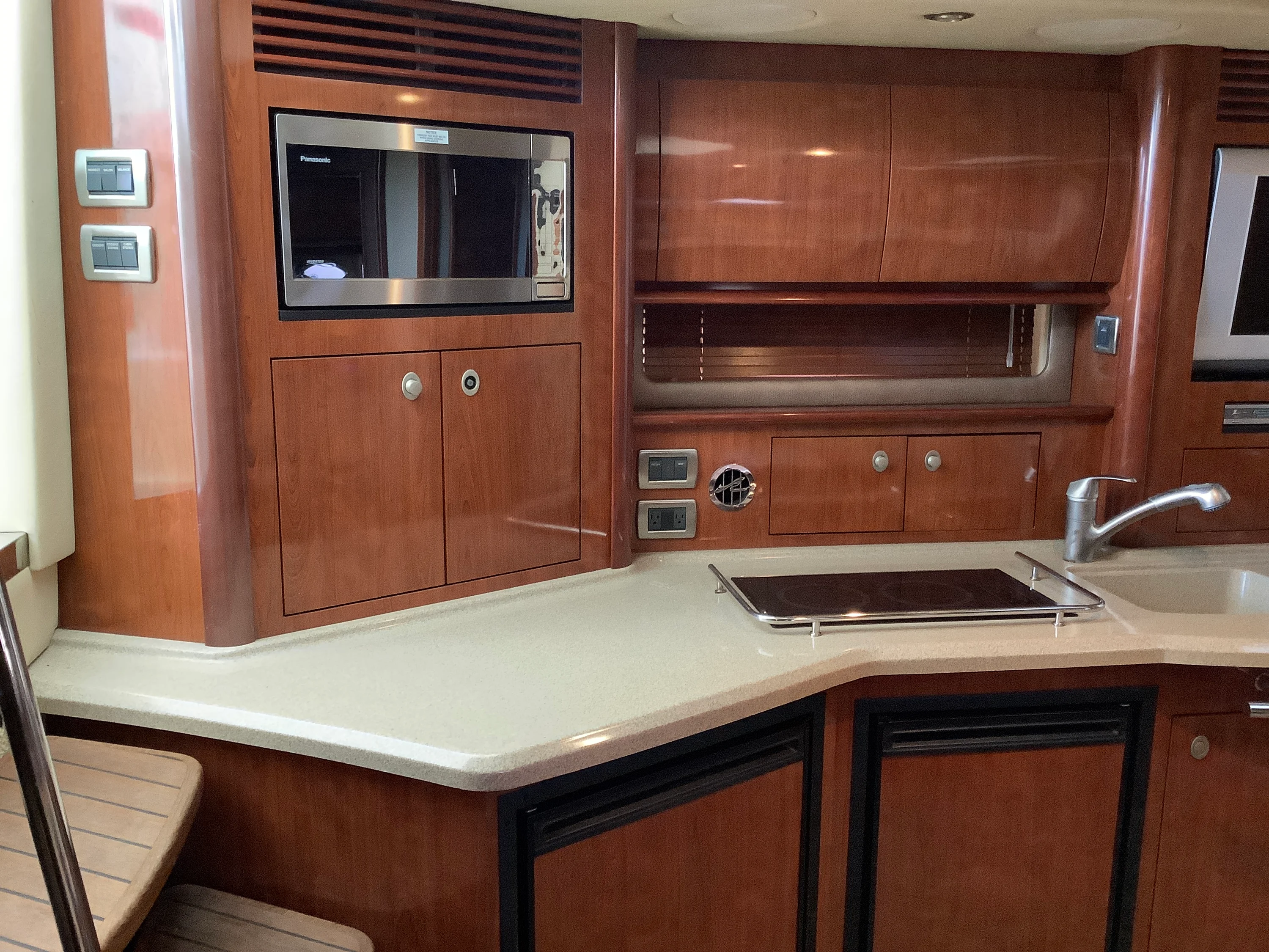 2004 Sea Ray 390 SUNDANCER Image Thumbnail #33