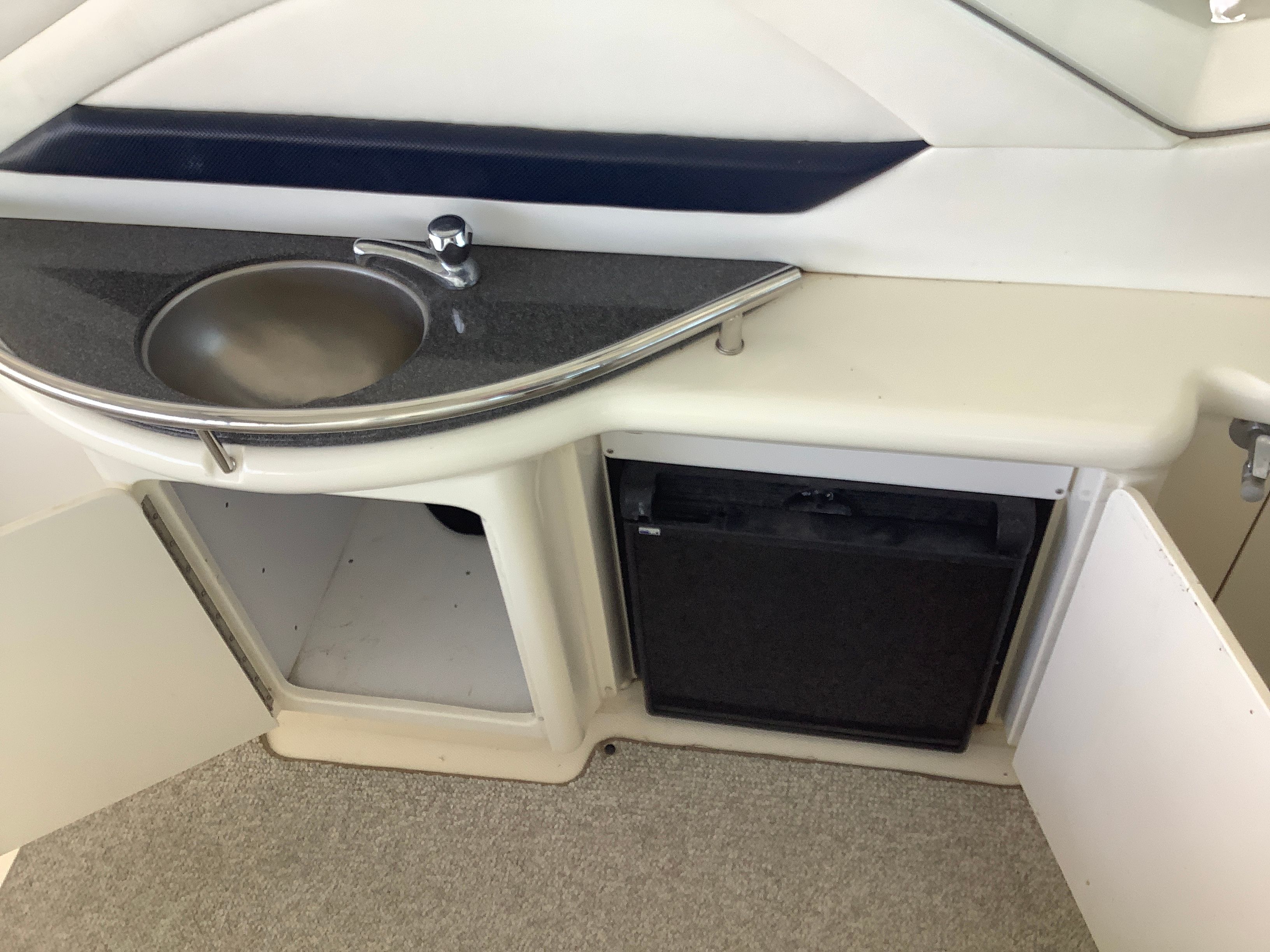 2004 Sea Ray 390 SUNDANCER Image Thumbnail #20