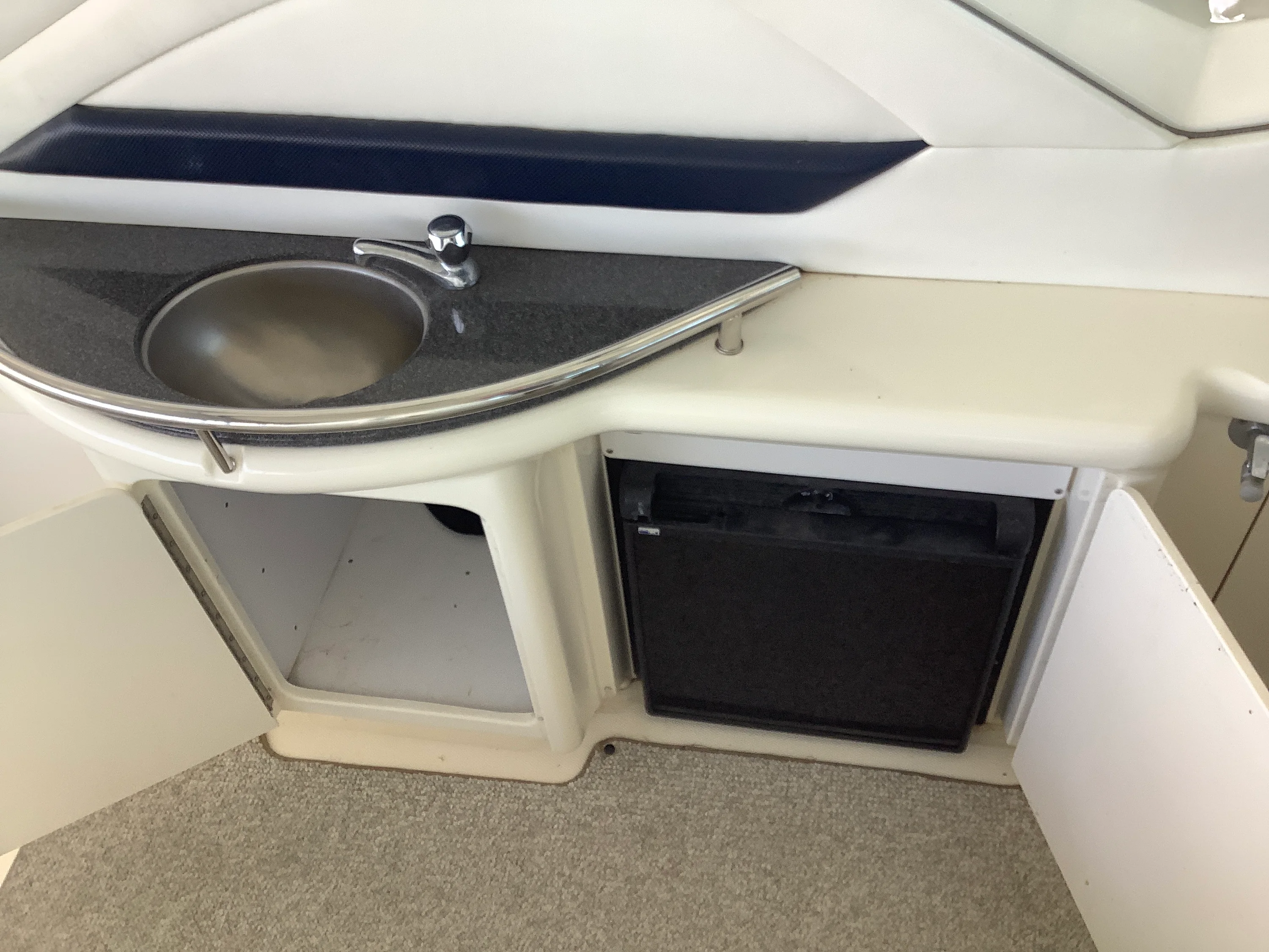 2004 Sea Ray 390 SUNDANCER Image Thumbnail #20