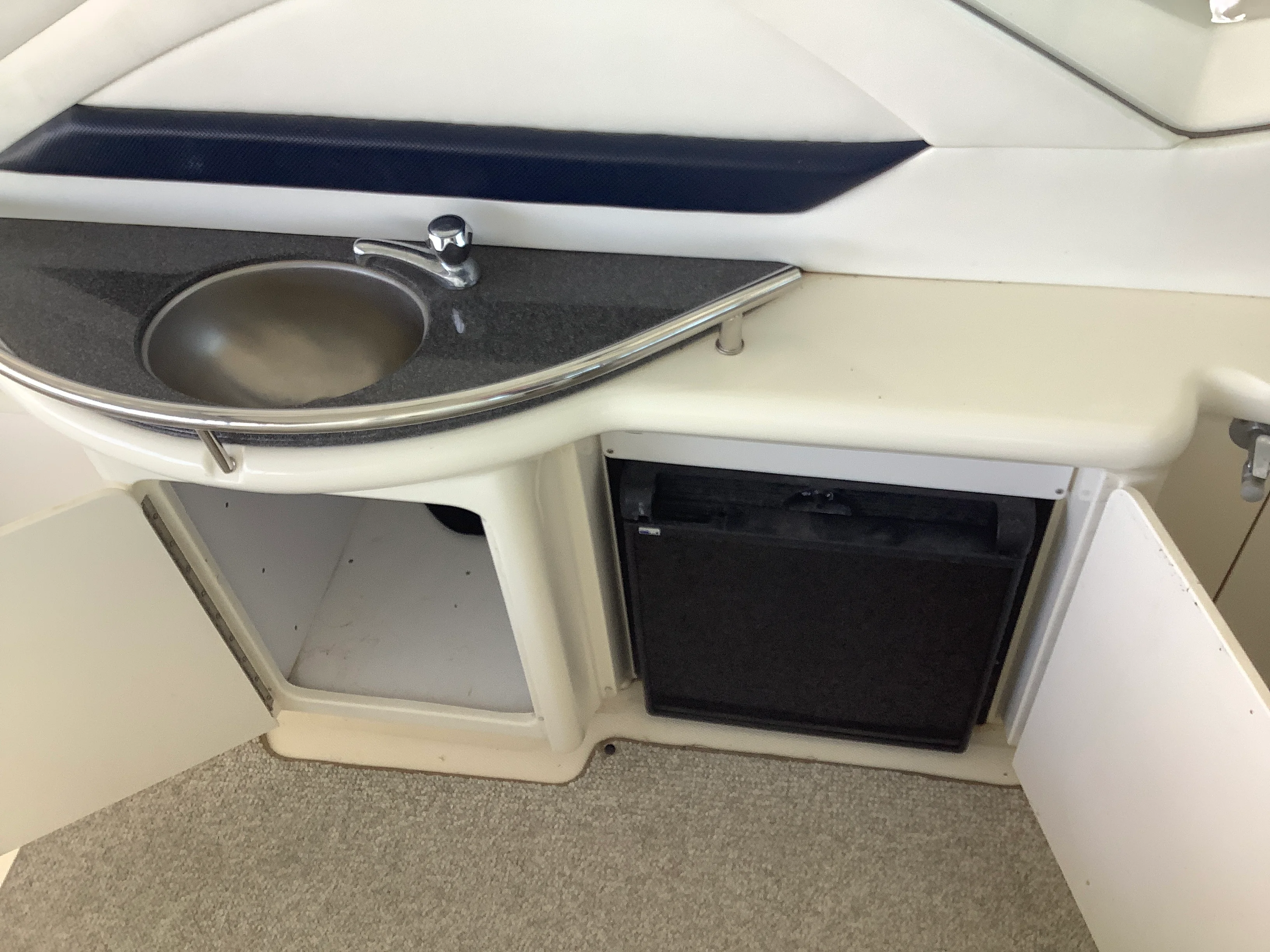 2004 Sea Ray 390 SUNDANCER Image Thumbnail #20