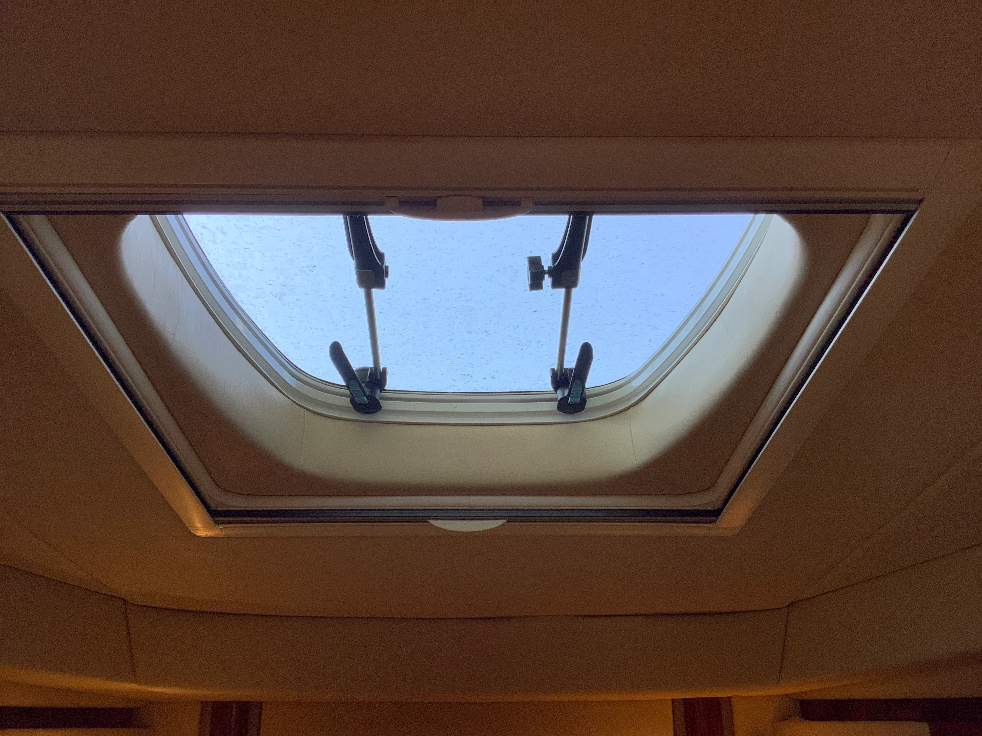 2004 Sea Ray 390 SUNDANCER Image Thumbnail #38