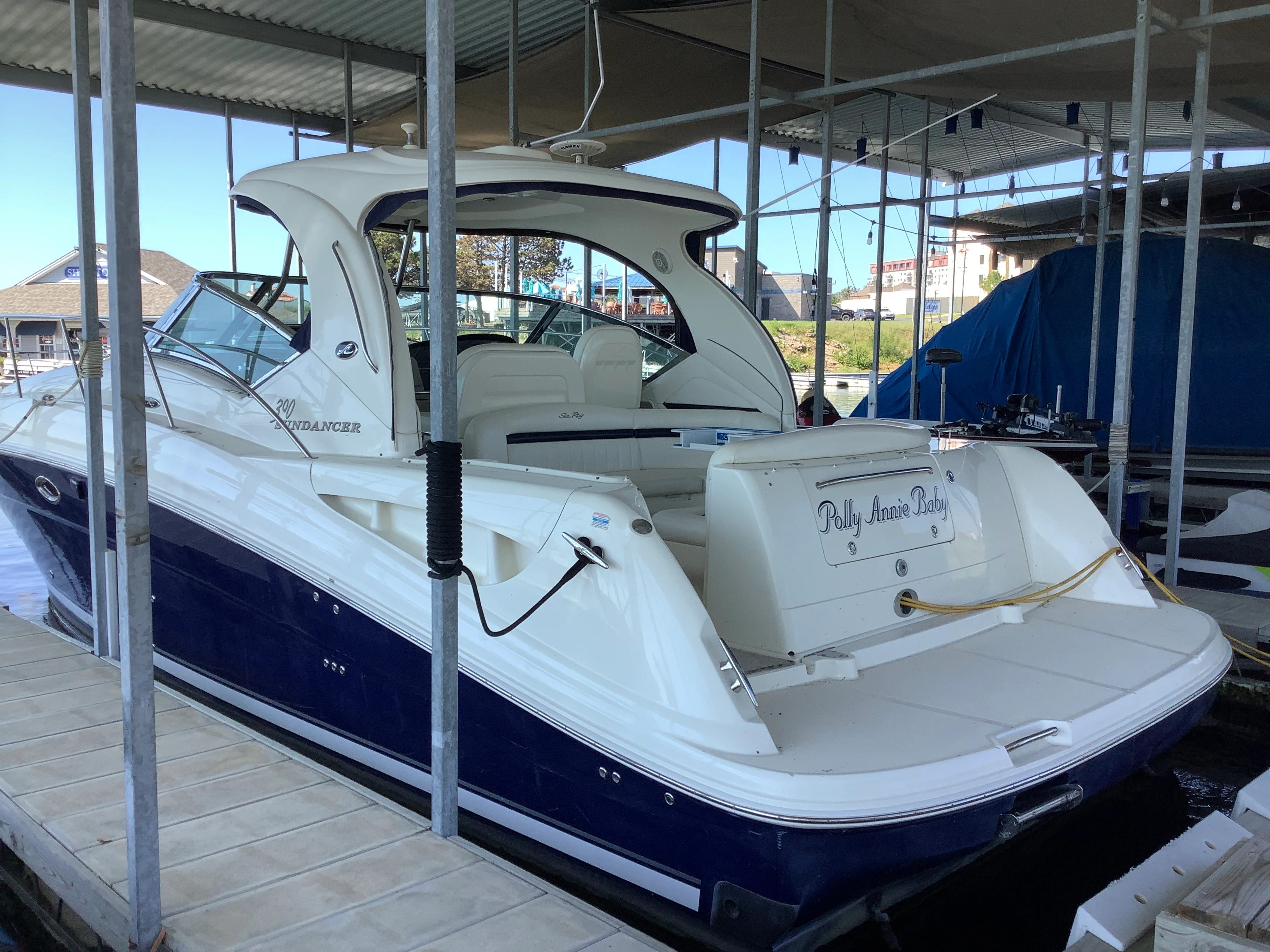 2004 Sea Ray 390 SUNDANCER Image Thumbnail #0