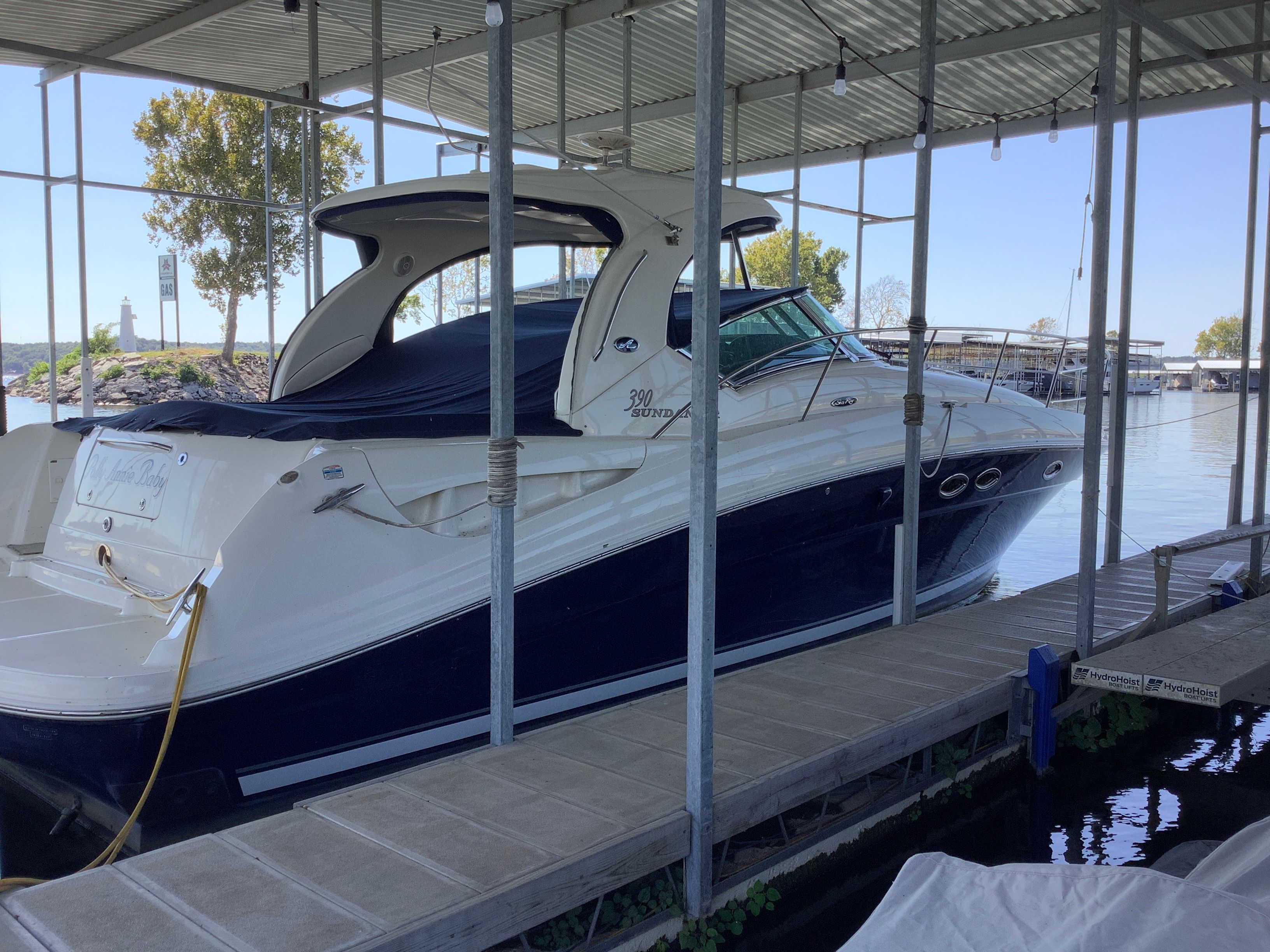 2004 Sea Ray 390 SUNDANCER Image Thumbnail #1