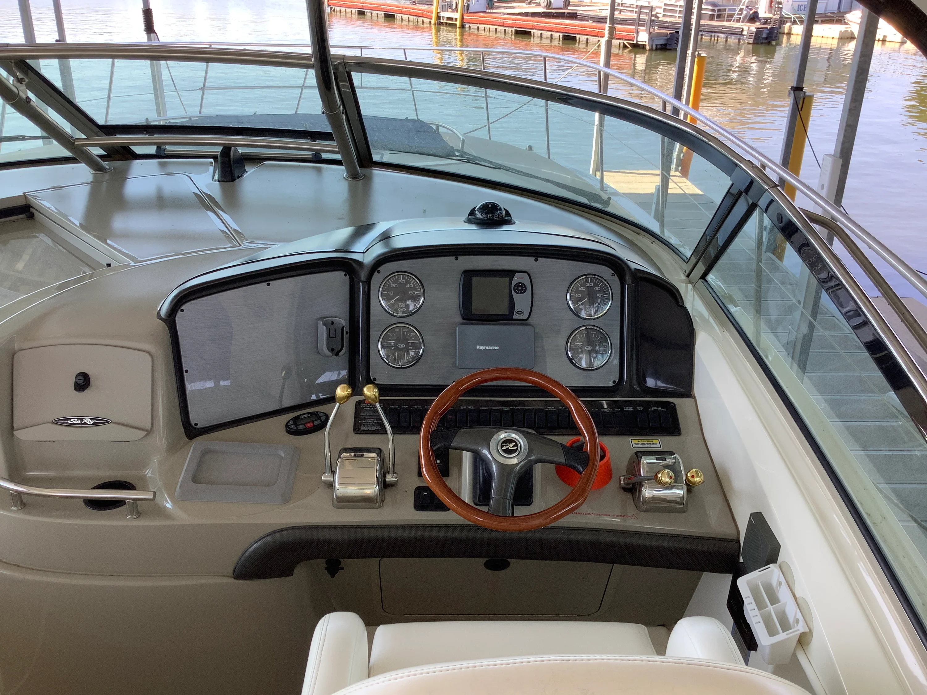 2004 Sea Ray 390 SUNDANCER Image Thumbnail #22