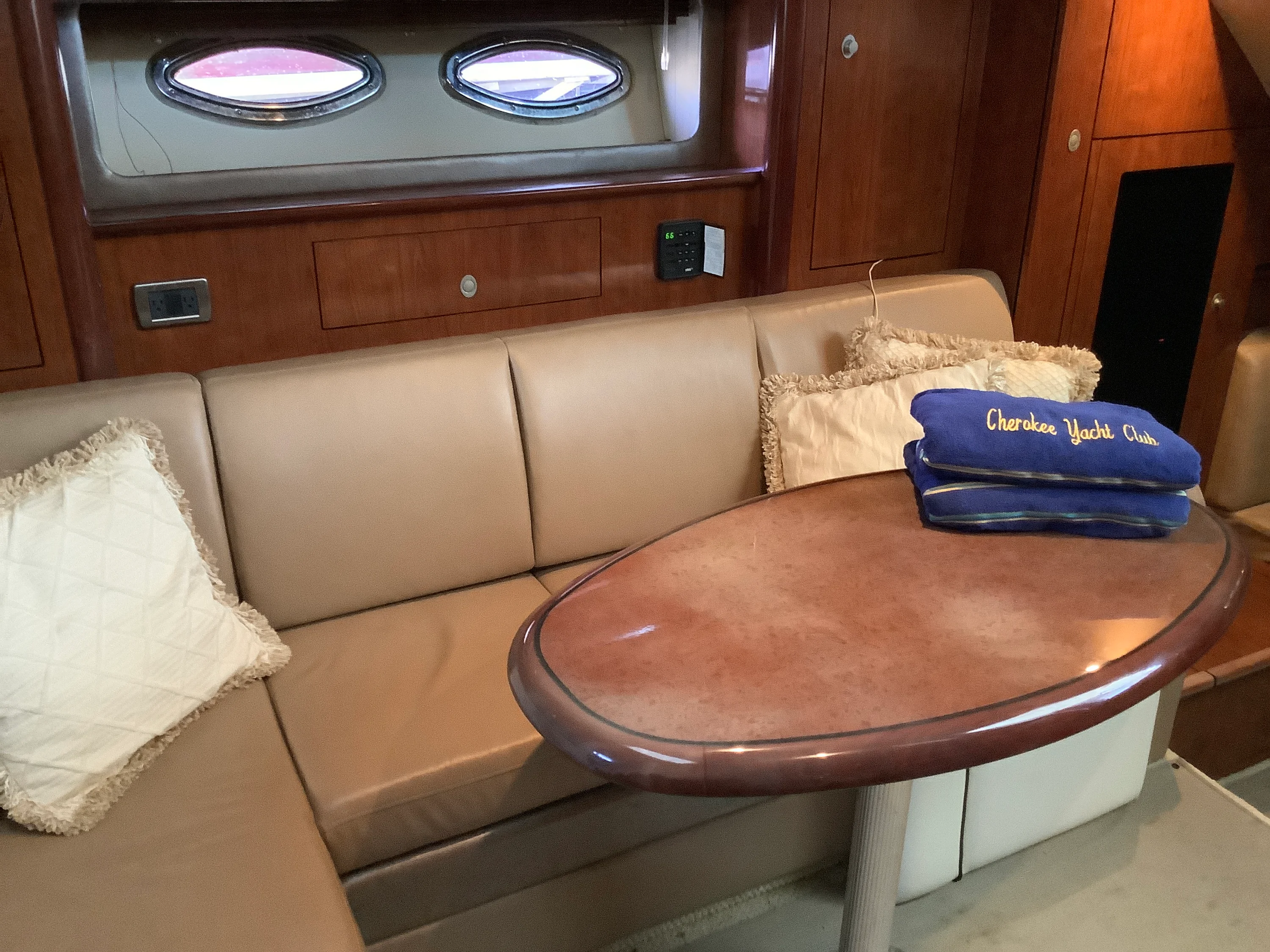 2004 Sea Ray 390 SUNDANCER Image Thumbnail #29