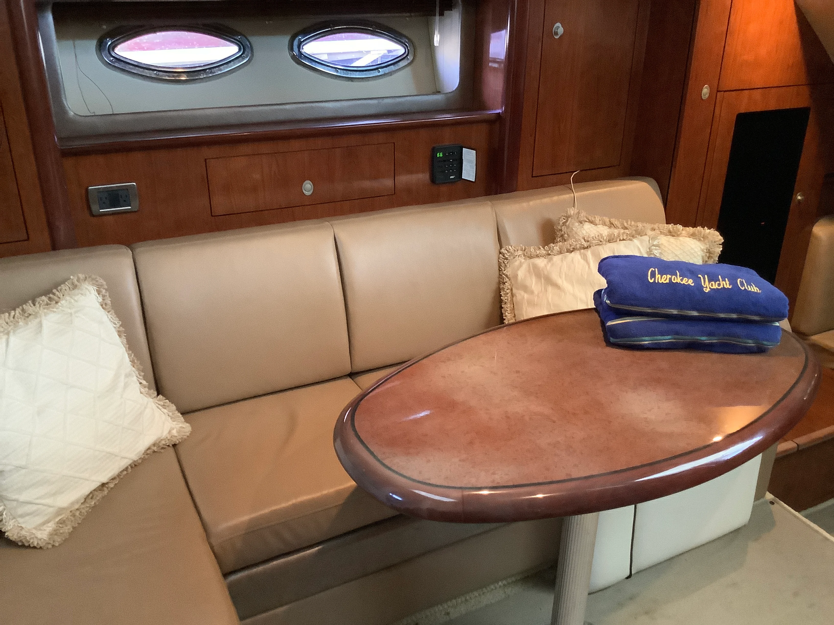 2004 Sea Ray 390 SUNDANCER Image Thumbnail #29