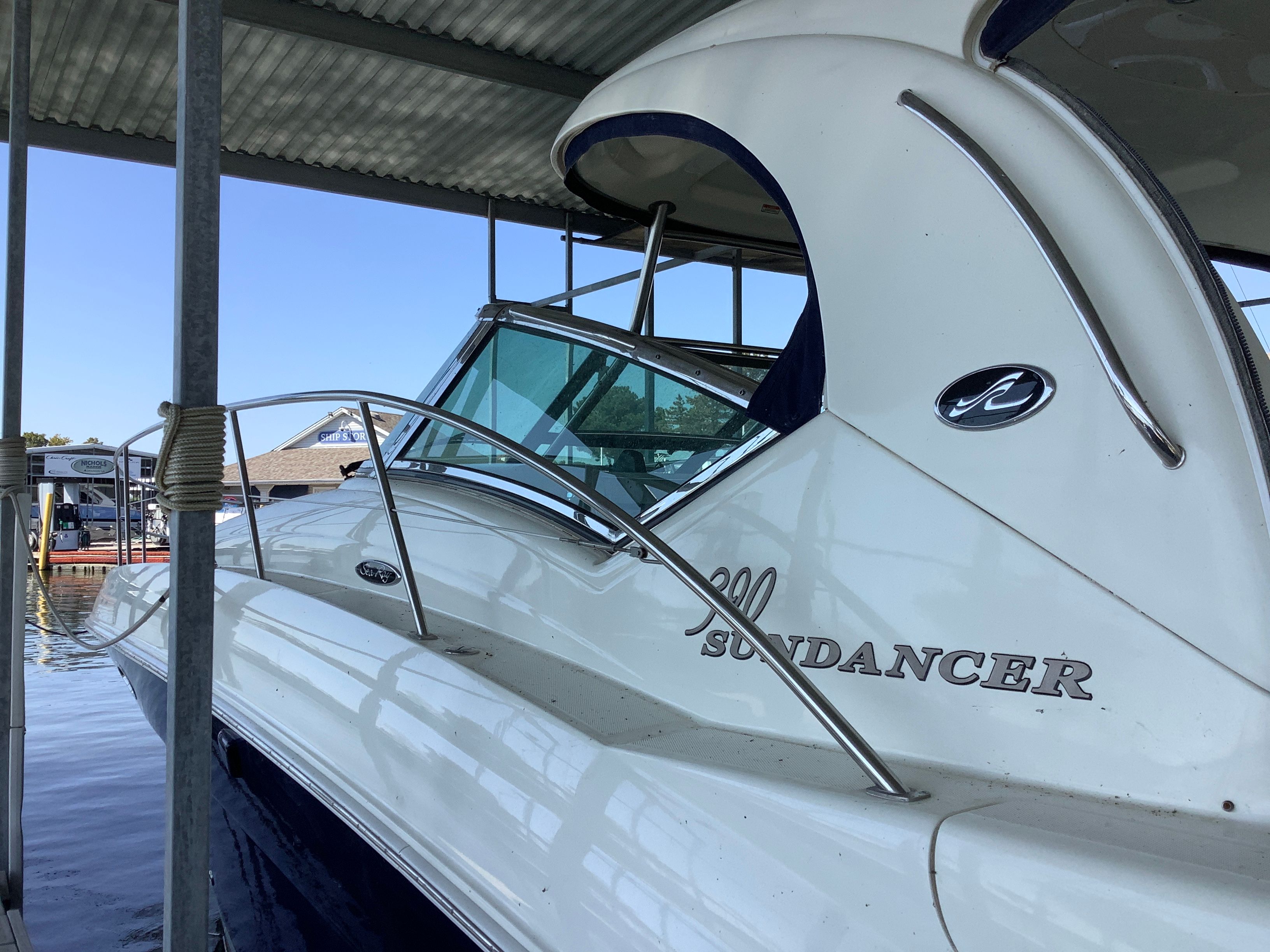 2004 Sea Ray 390 SUNDANCER Image Thumbnail #5